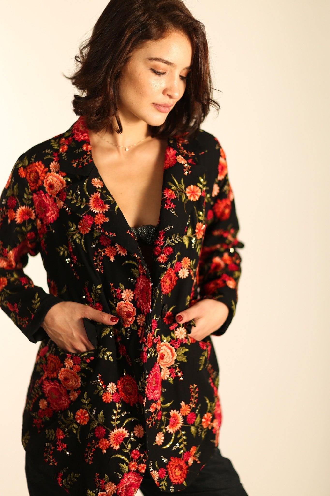 BLACK ROSE EMBROIDERED NOVELTY BLAZER JACKET MANON - BANGKOK TAILOR CLOTHING STORE - HANDMADE CLOTHING
