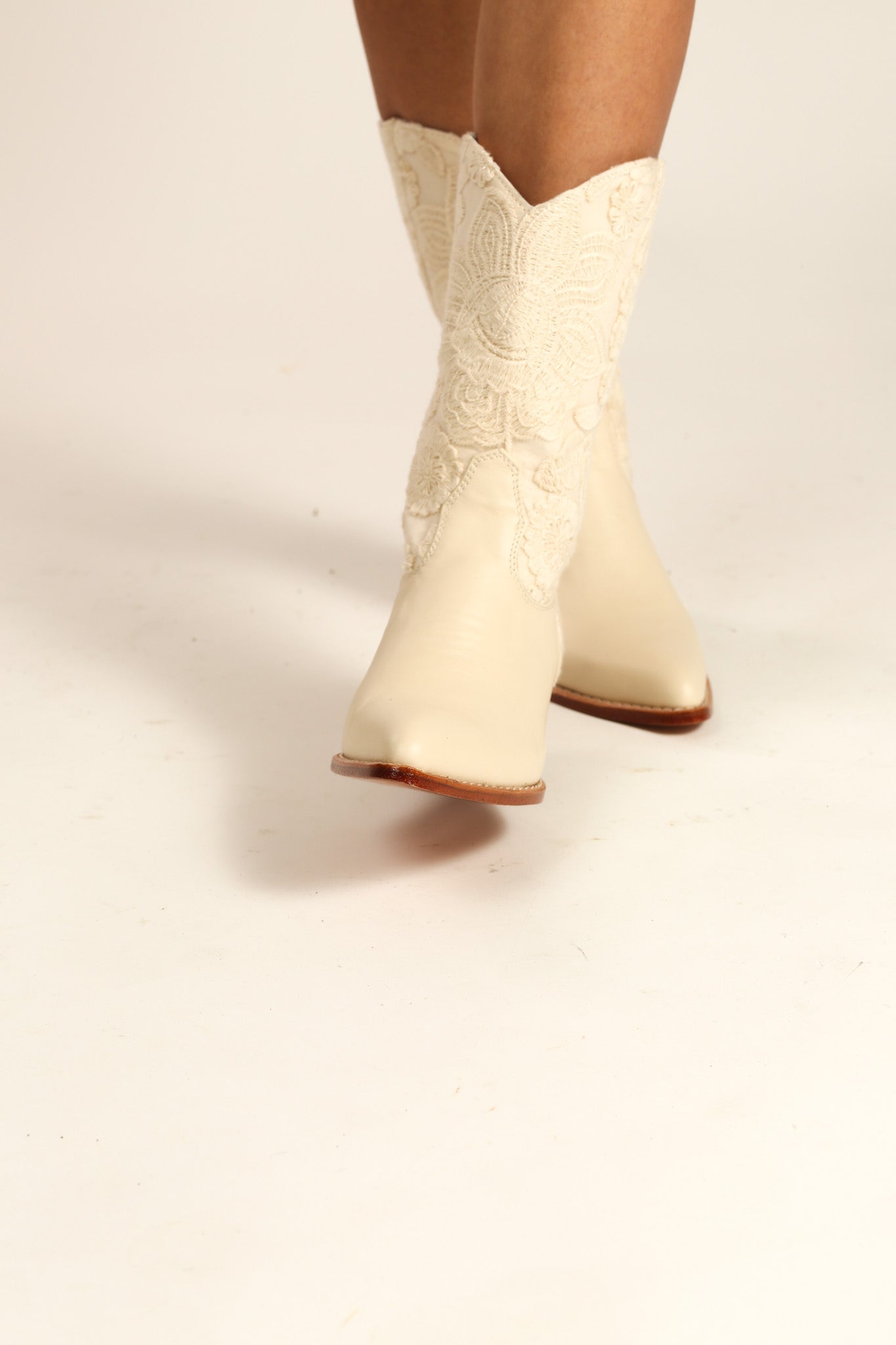 CREAM WEDDING BOOTS LACE SEQUIN DETAIL - BANGKOK TAILOR CLOTHING STORE - HANDMADE CLOTHING