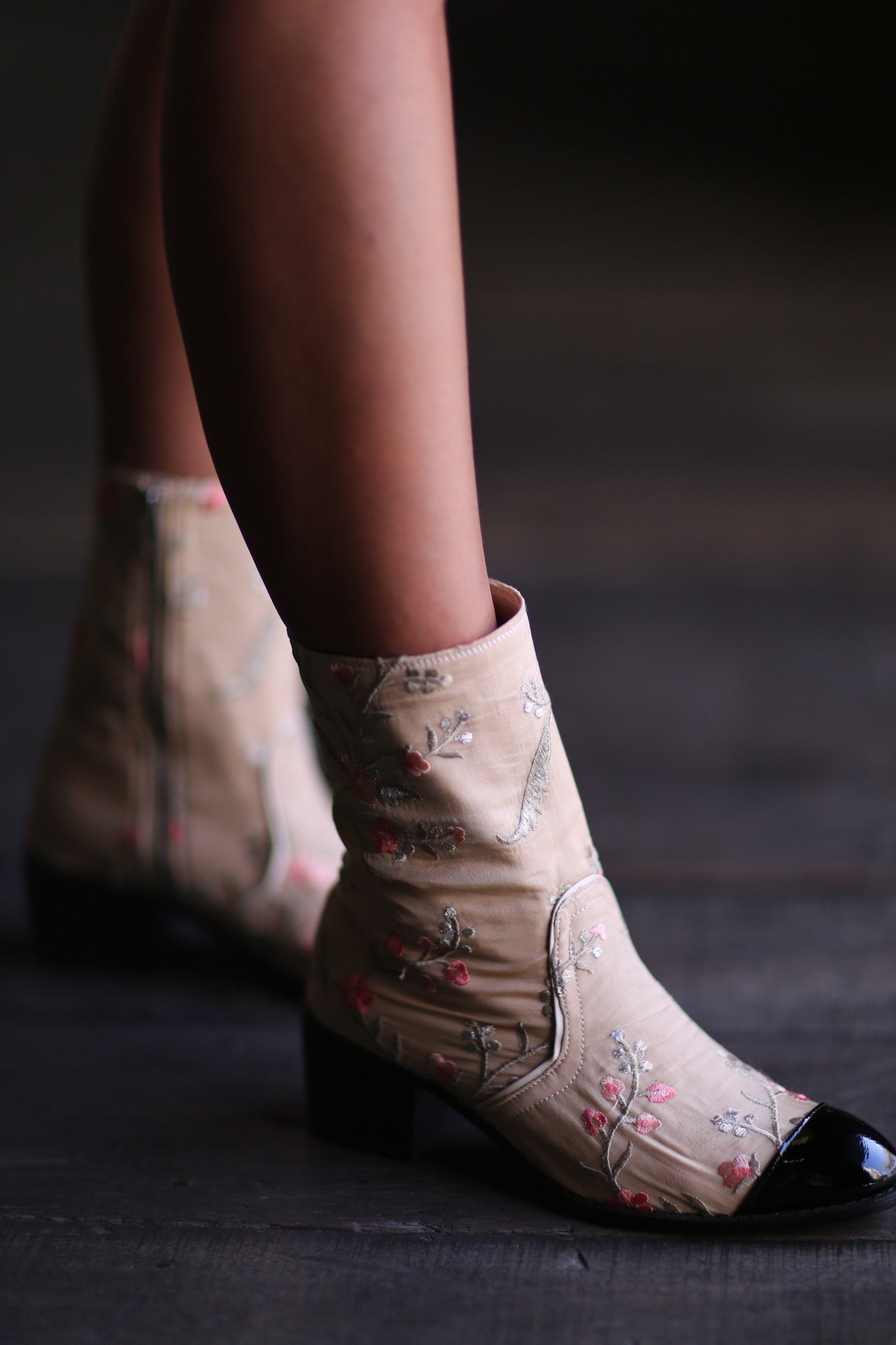EMBROIDERED BOOTS ESTHER - BANGKOK TAILOR CLOTHING STORE - HANDMADE CLOTHING
