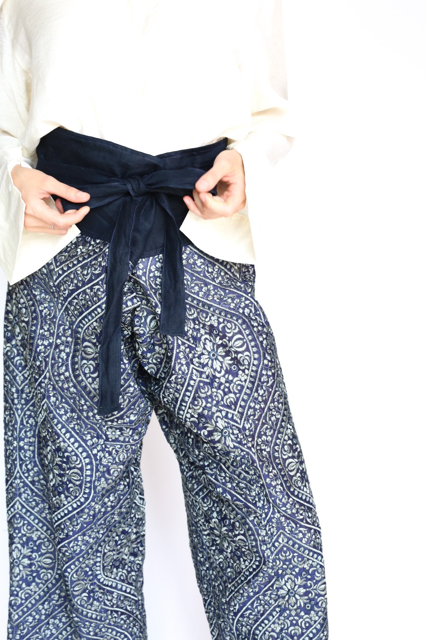 EMBROIDERED CROP FISHERMAN TROUSERS WILAI - BANGKOK TAILOR CLOTHING STORE - HANDMADE CLOTHING