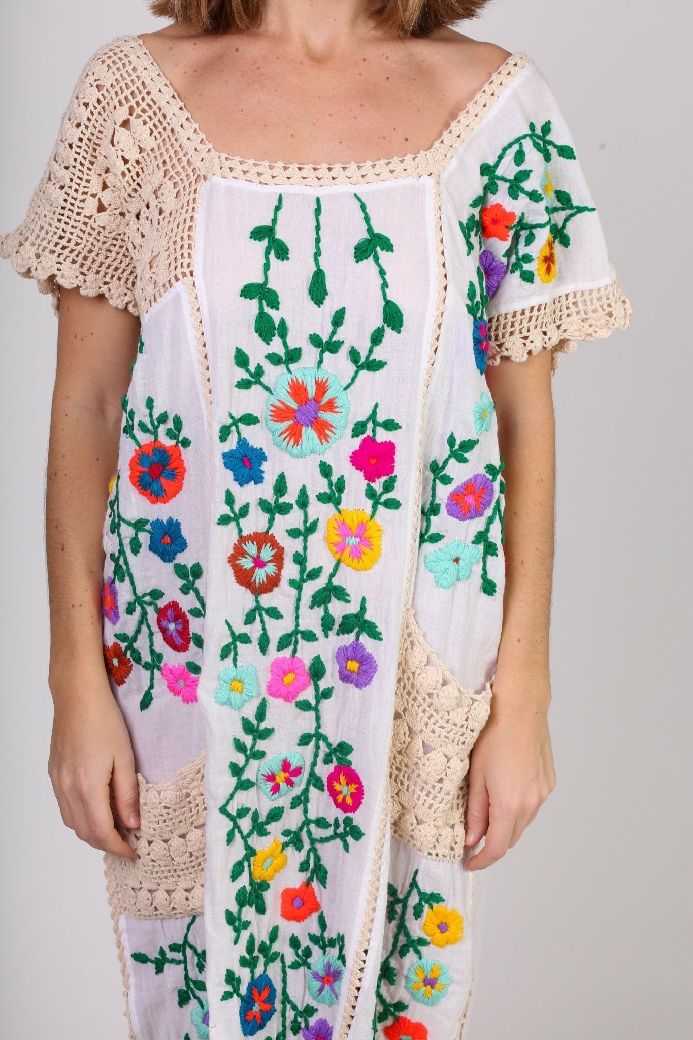 EMBROIDERED DRESS ISABELLE - BANGKOK TAILOR CLOTHING STORE - HANDMADE CLOTHING