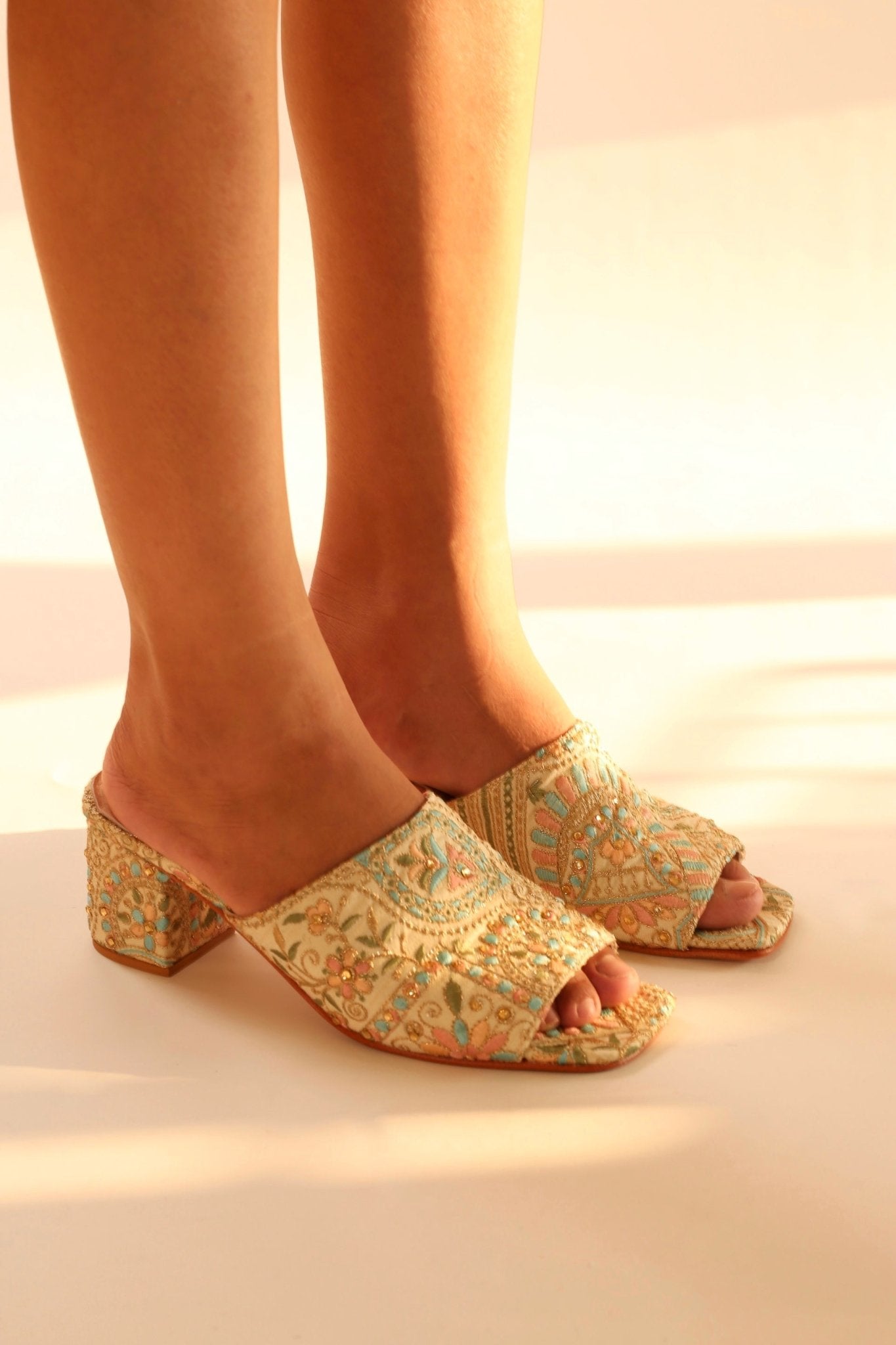 EMBROIDERED FLOWER SILK MULES MILTONA - BANGKOK TAILOR CLOTHING STORE - HANDMADE CLOTHING