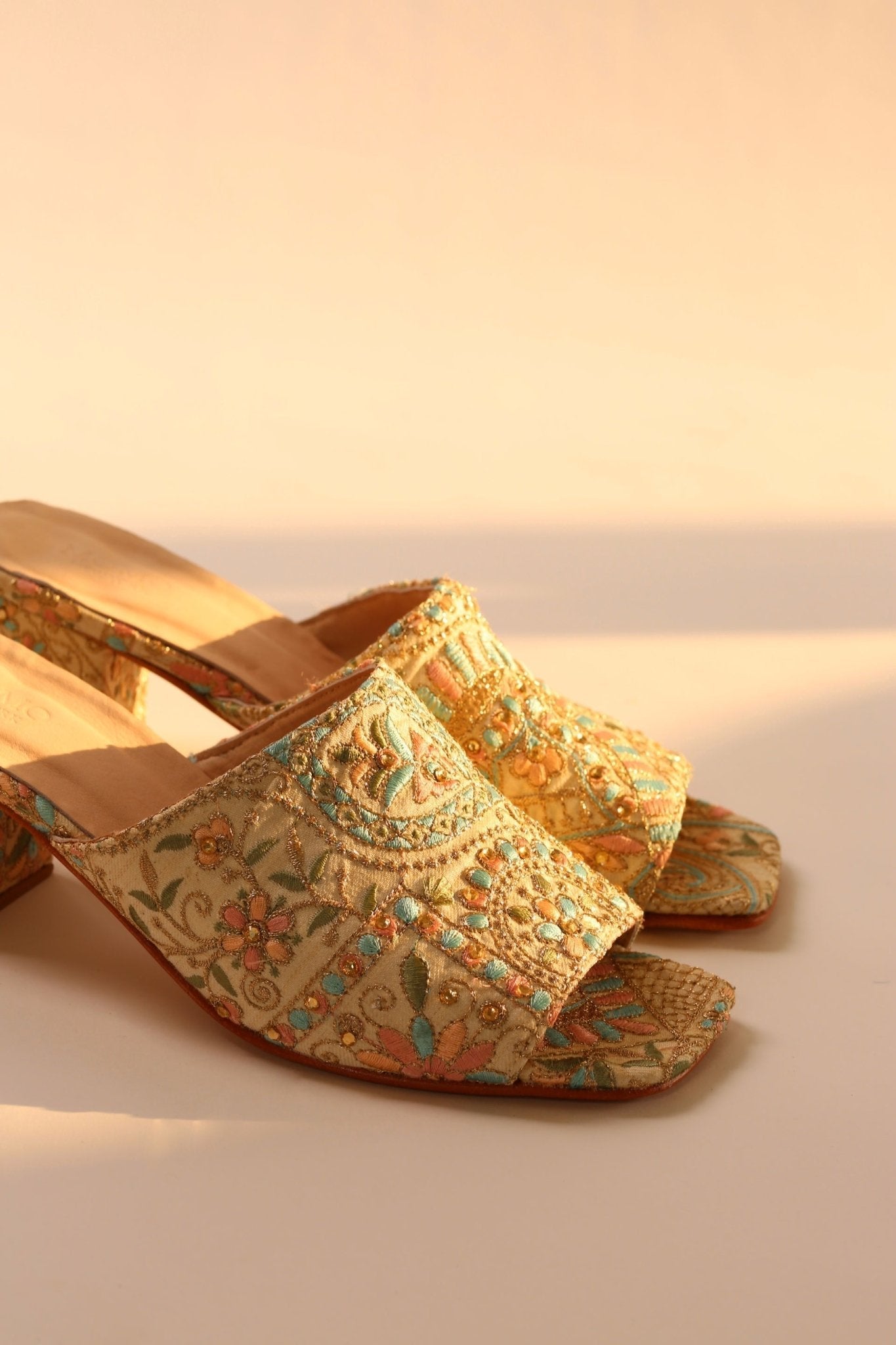 EMBROIDERED FLOWER SILK MULES MILTONA - BANGKOK TAILOR CLOTHING STORE - HANDMADE CLOTHING