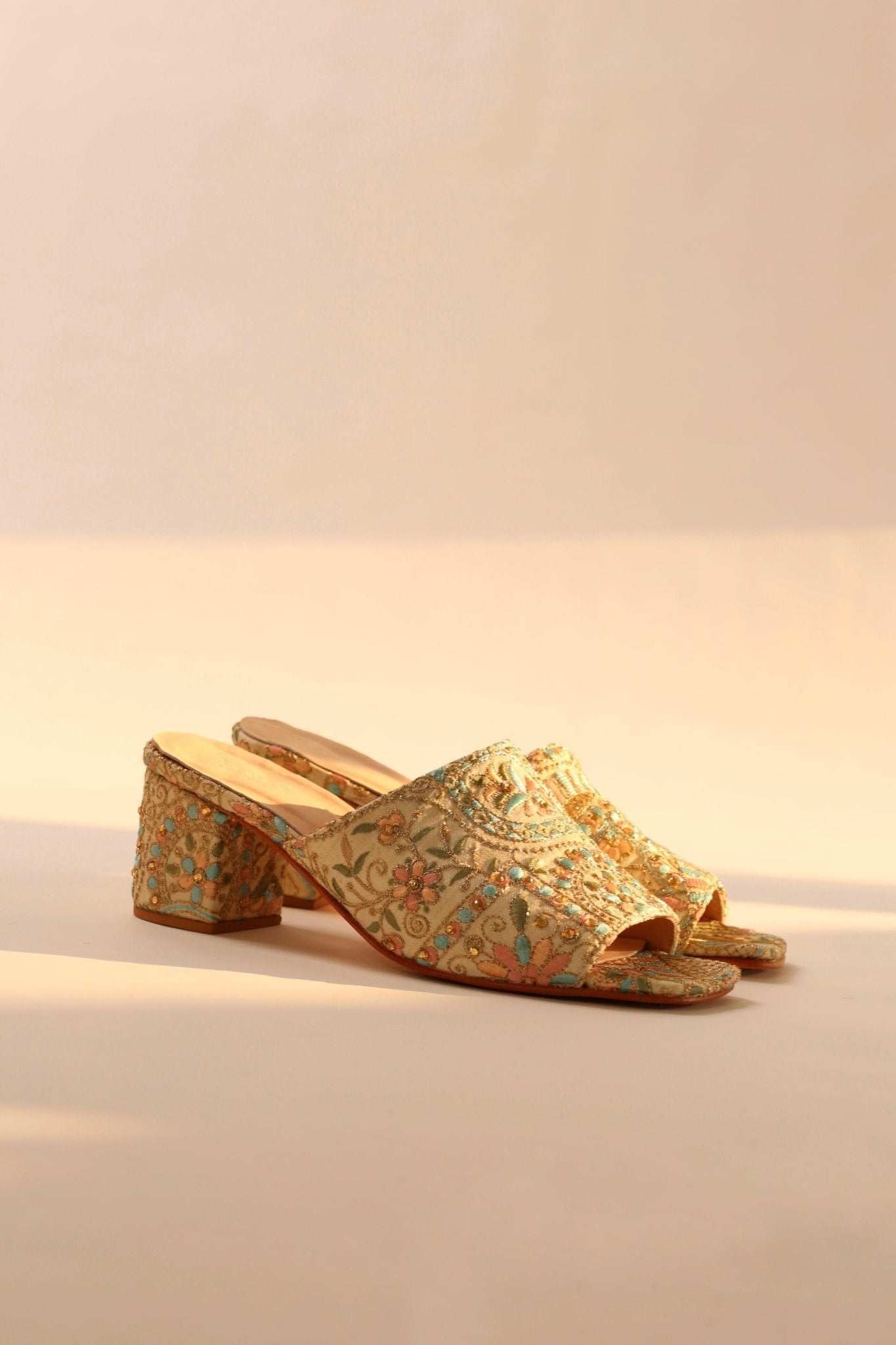 EMBROIDERED FLOWER SILK MULES MILTONA - BANGKOK TAILOR CLOTHING STORE - HANDMADE CLOTHING
