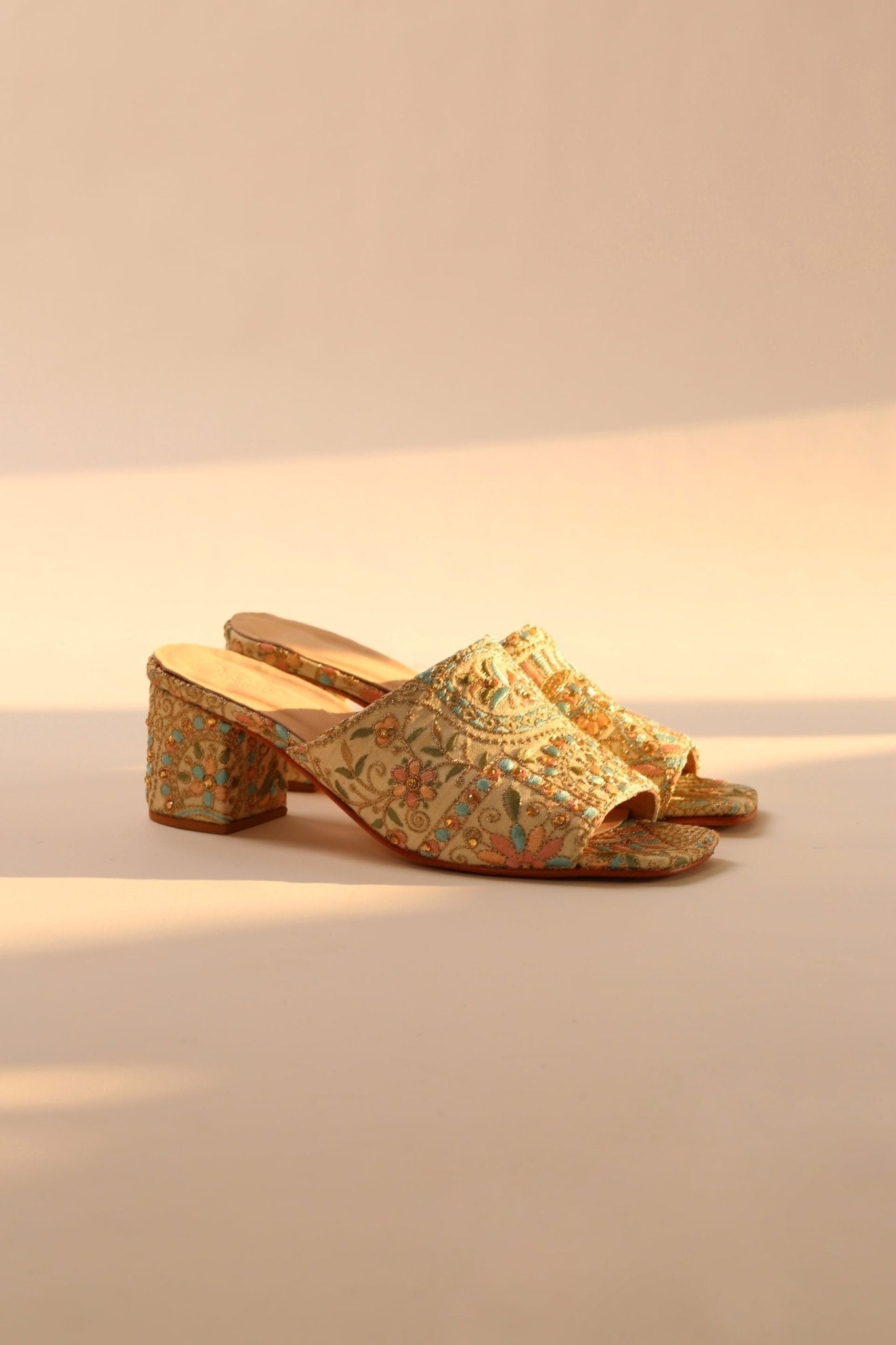 EMBROIDERED FLOWER SILK MULES MILTONA - BANGKOK TAILOR CLOTHING STORE - HANDMADE CLOTHING