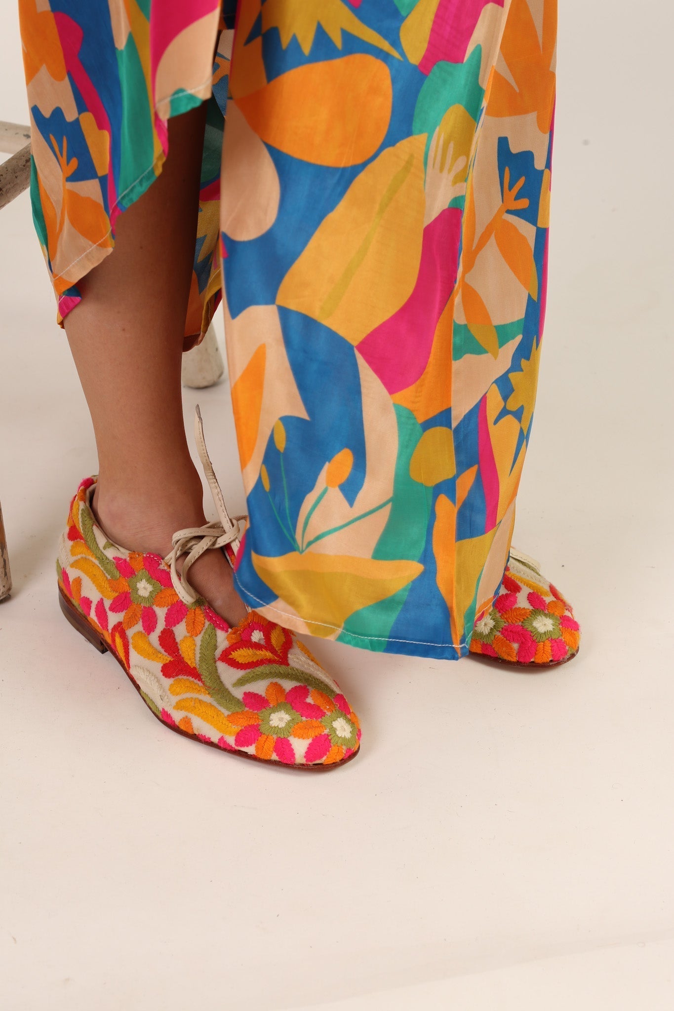 EMBROIDERED SILK FLATS LARA - BANGKOK TAILOR CLOTHING STORE - HANDMADE CLOTHING