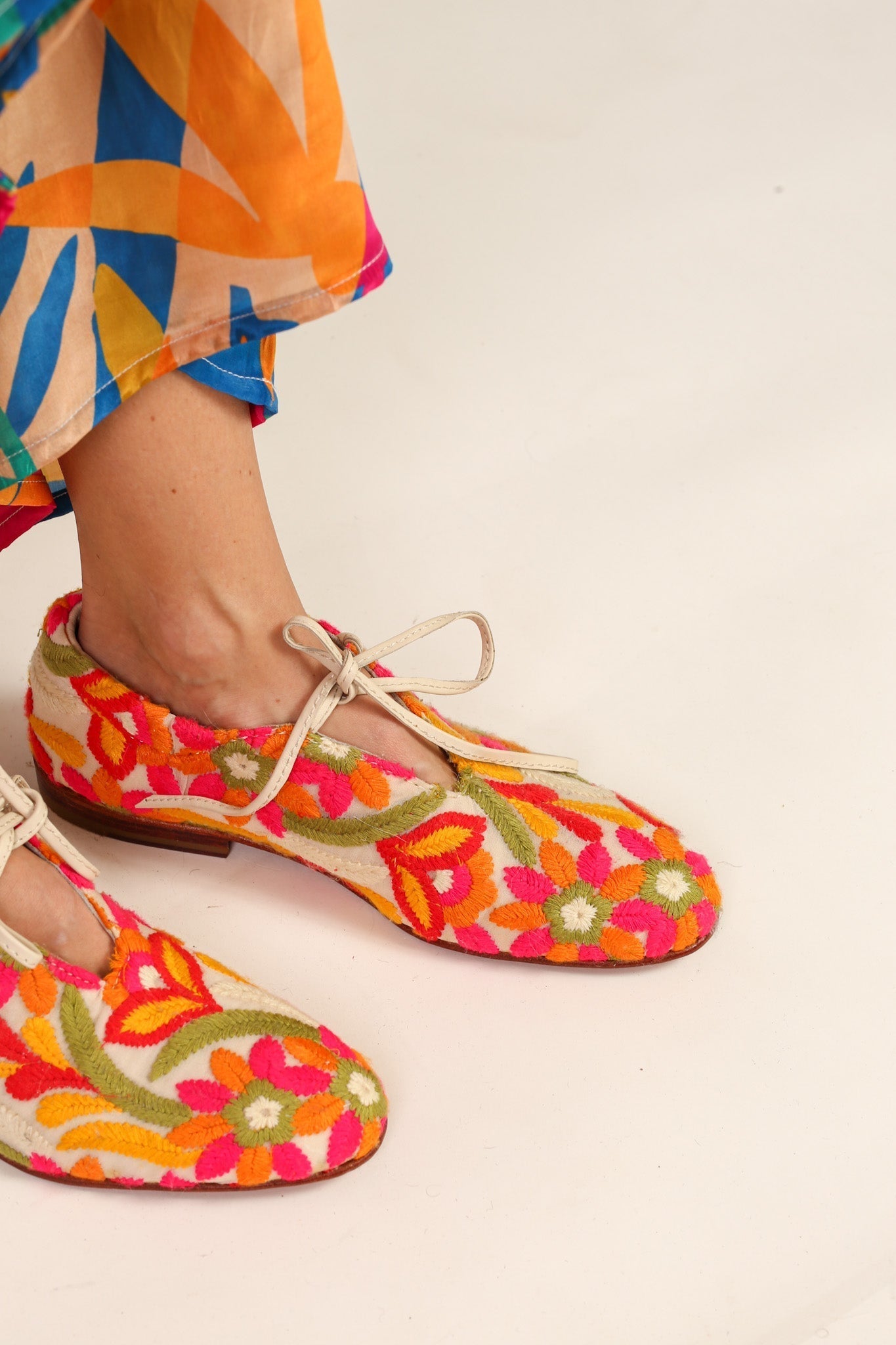 EMBROIDERED SILK FLATS LARA - BANGKOK TAILOR CLOTHING STORE - HANDMADE CLOTHING