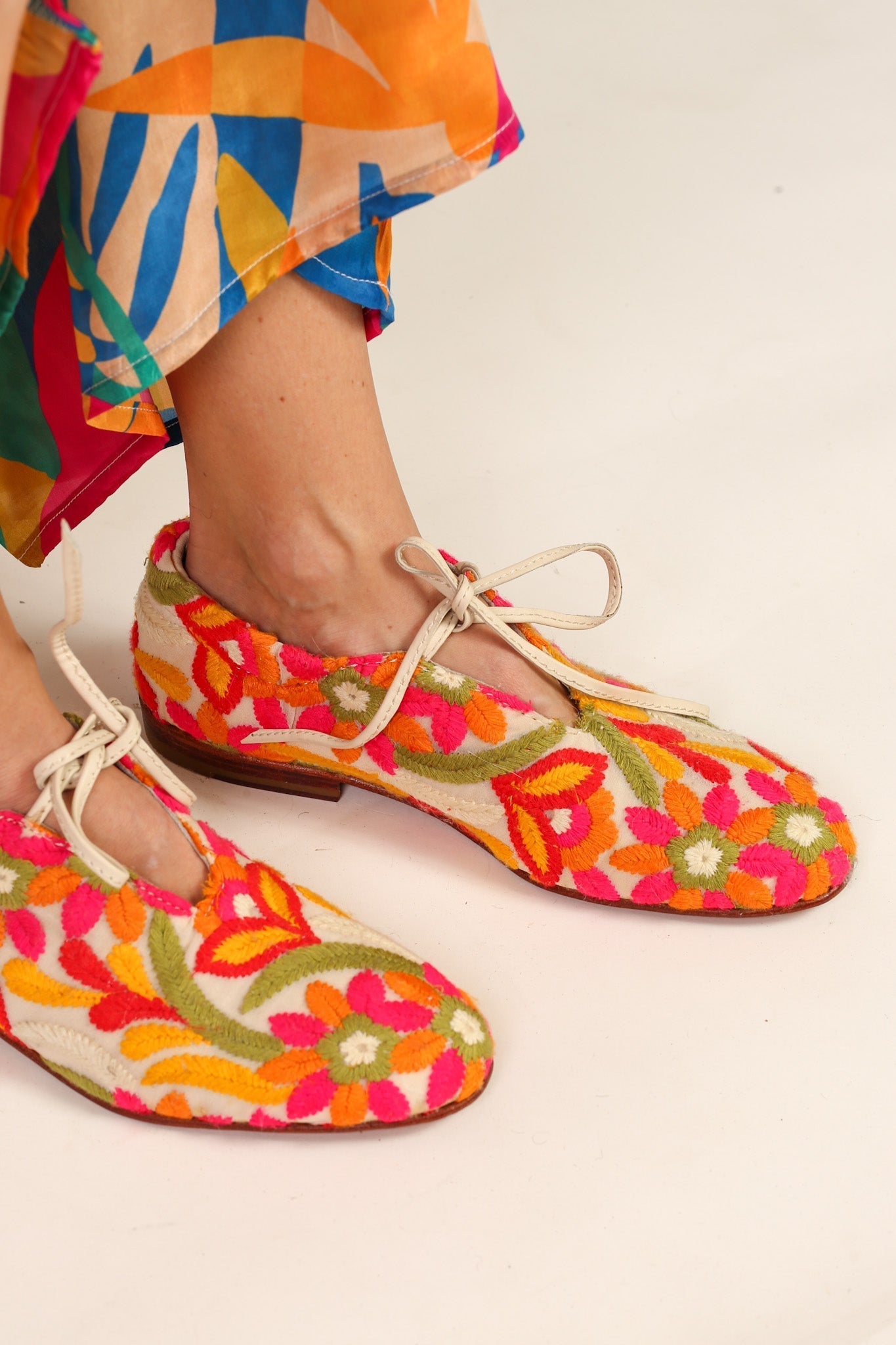 EMBROIDERED SILK FLATS LARA - BANGKOK TAILOR CLOTHING STORE - HANDMADE CLOTHING