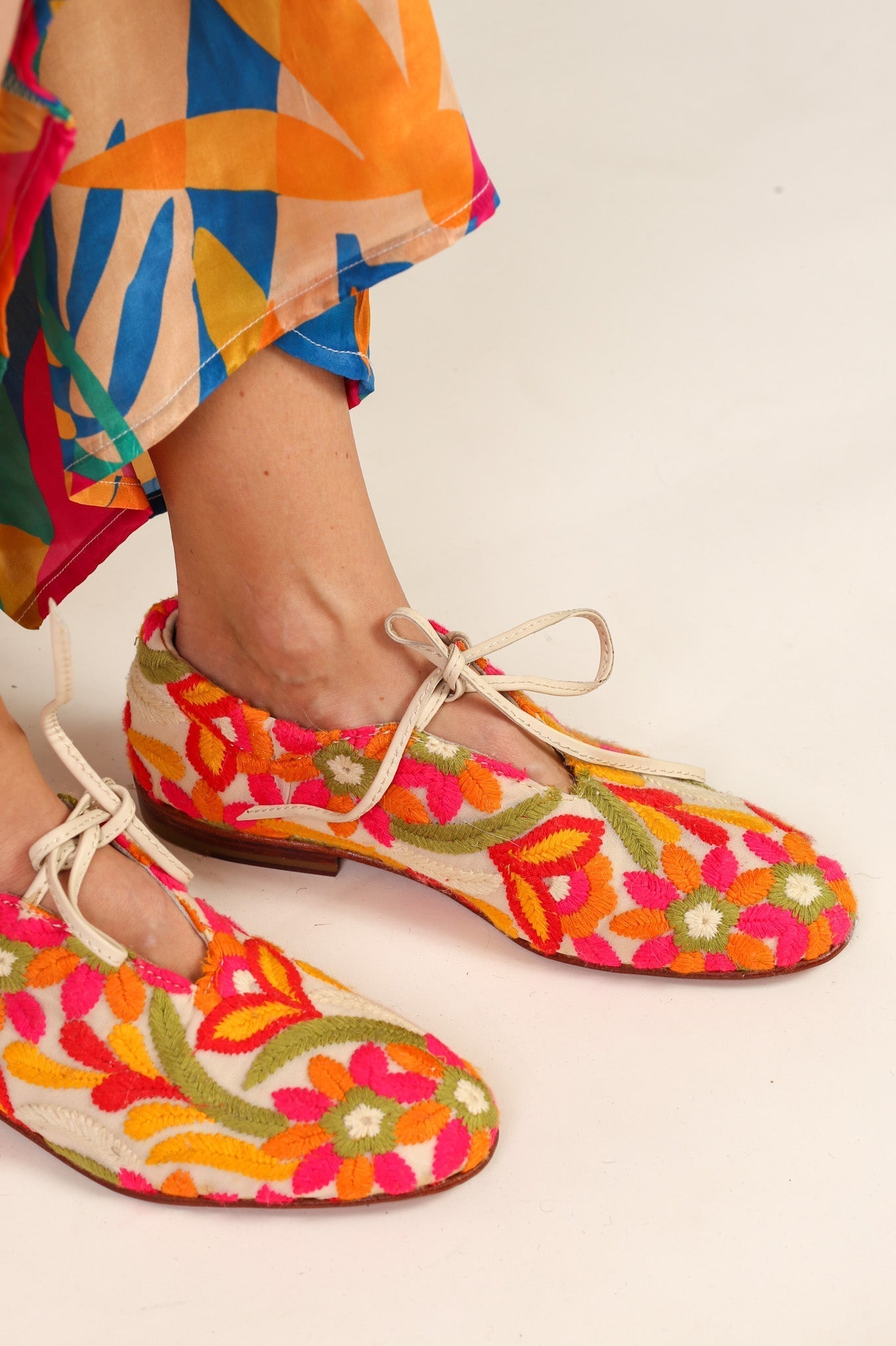 EMBROIDERED SILK FLATS LARA - BANGKOK TAILOR CLOTHING STORE - HANDMADE CLOTHING