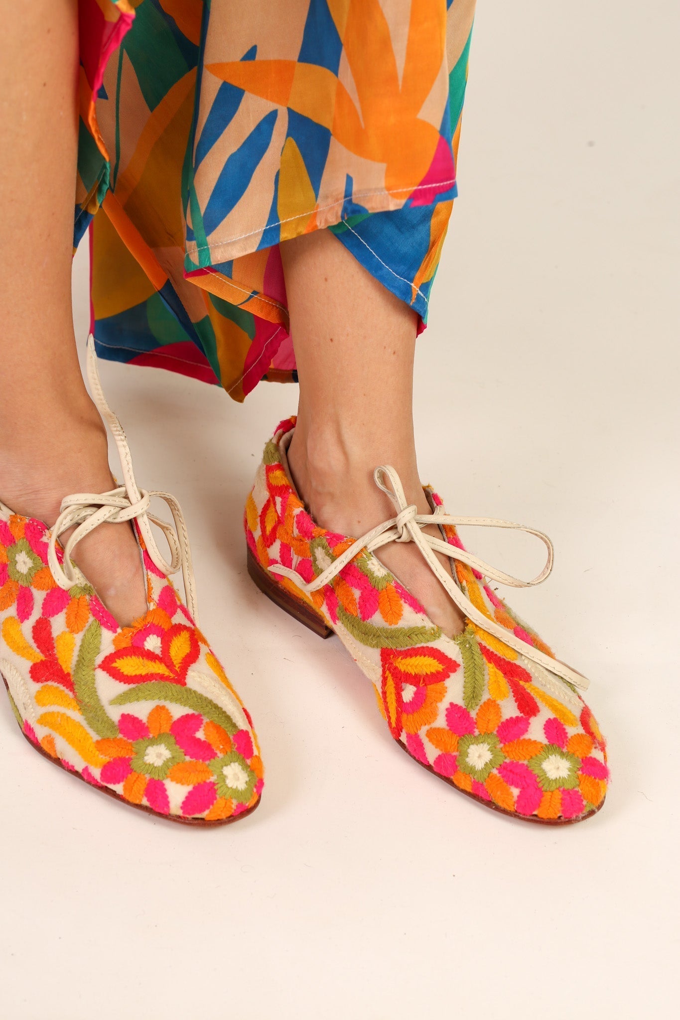 EMBROIDERED SILK FLATS LARA - BANGKOK TAILOR CLOTHING STORE - HANDMADE CLOTHING