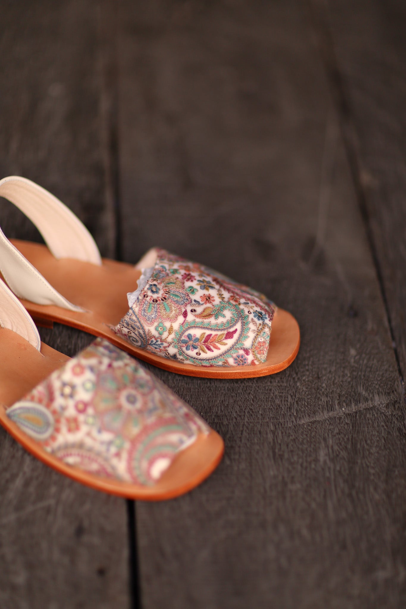 EMBROIDERED SILK SANDALS MARIE - BANGKOK TAILOR CLOTHING STORE - HANDMADE CLOTHING