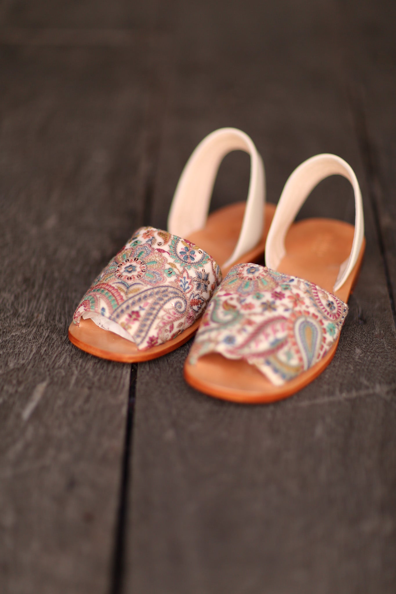 EMBROIDERED SILK SANDALS MARIE - BANGKOK TAILOR CLOTHING STORE - HANDMADE CLOTHING