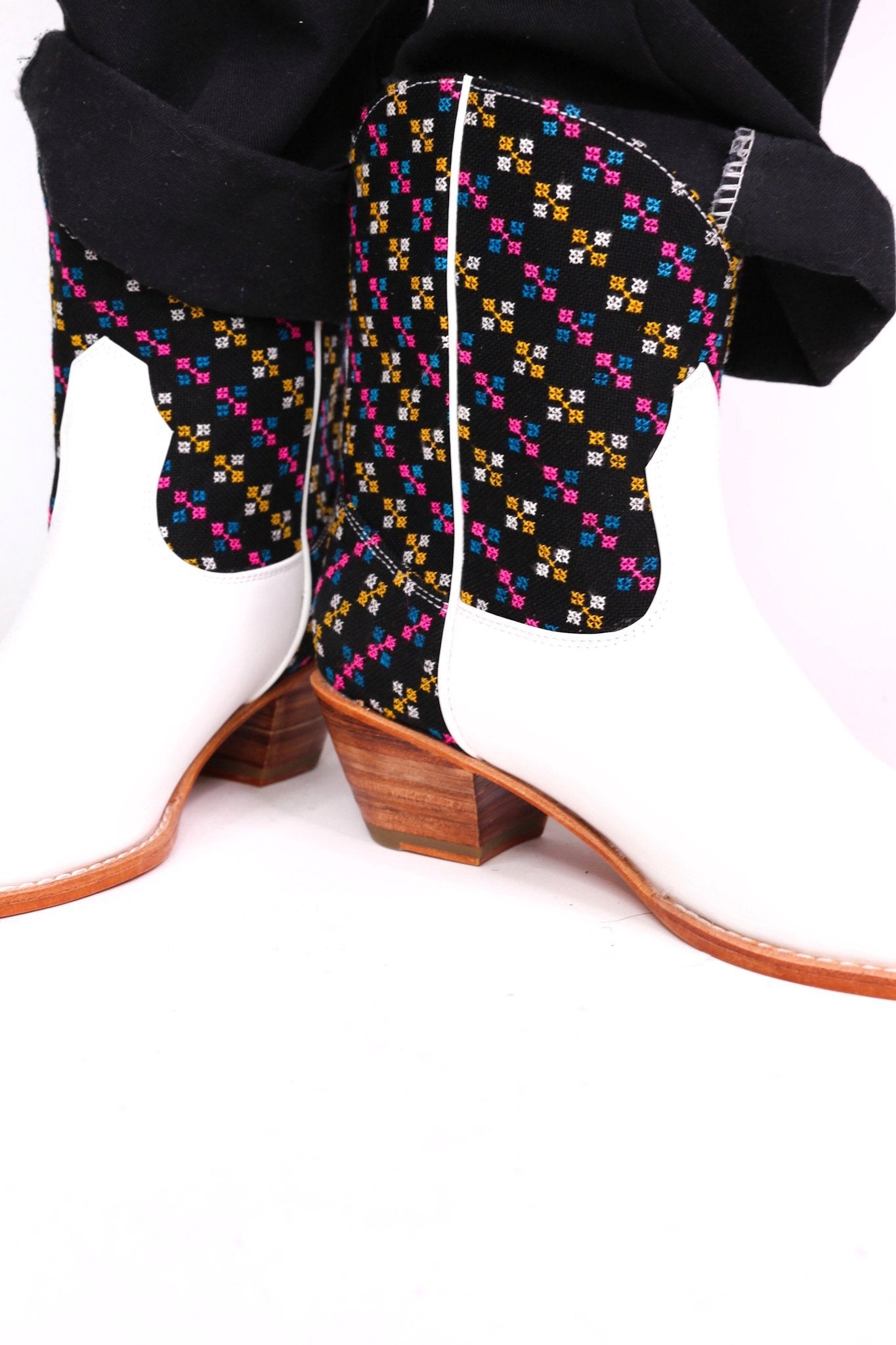 EMBROIDERED WESTERN BOOTS FRANIA - BANGKOK TAILOR CLOTHING STORE - HANDMADE CLOTHING