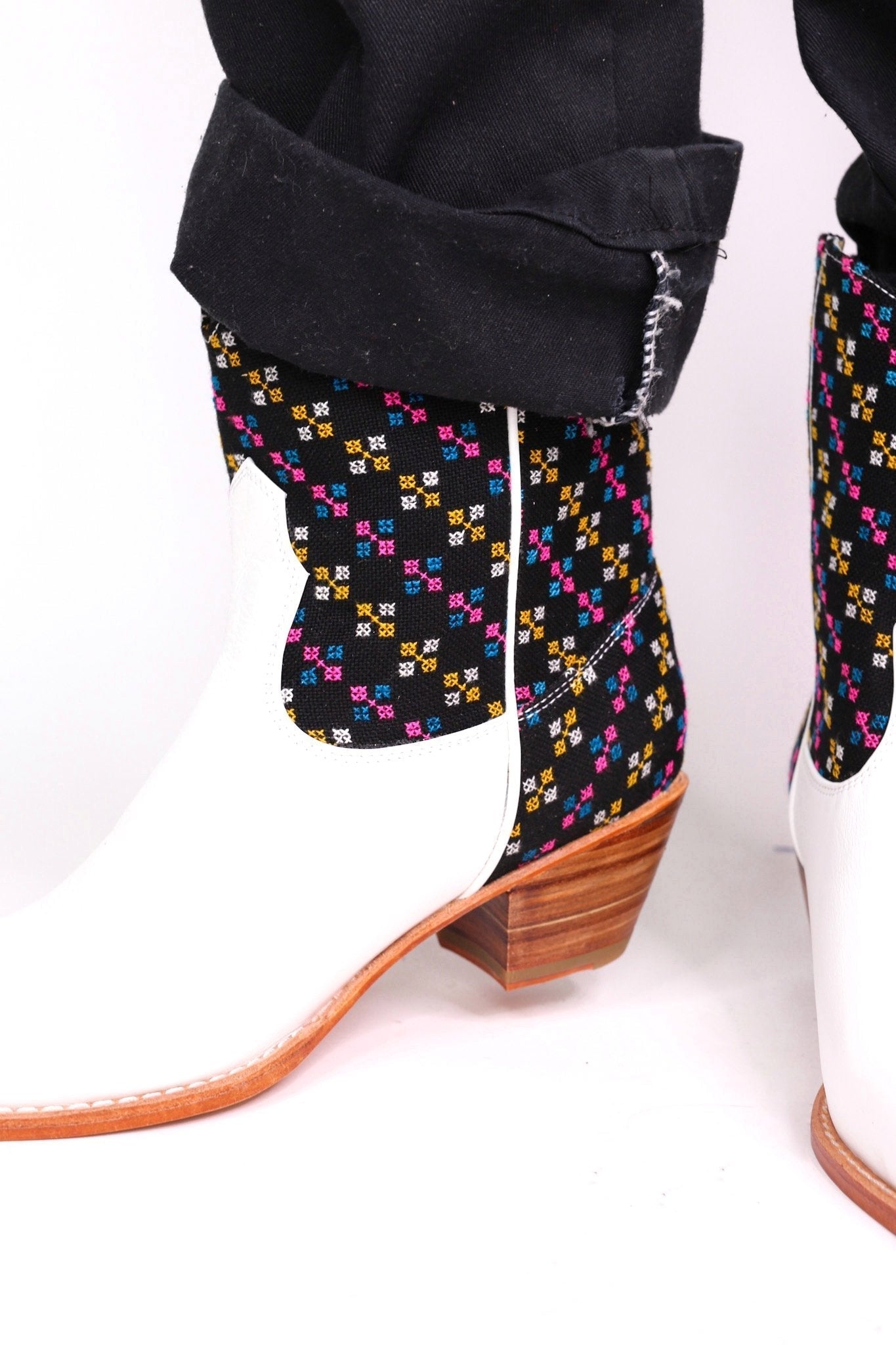 EMBROIDERED WESTERN BOOTS FRANIA - BANGKOK TAILOR CLOTHING STORE - HANDMADE CLOTHING