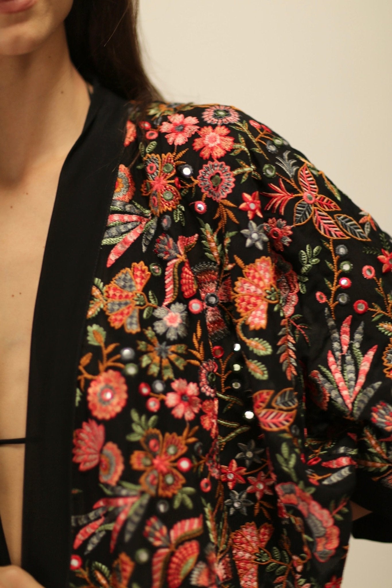 GAIA SILK FLOWER EBMROIDERD KIMONO - BANGKOK TAILOR CLOTHING STORE - HANDMADE CLOTHING