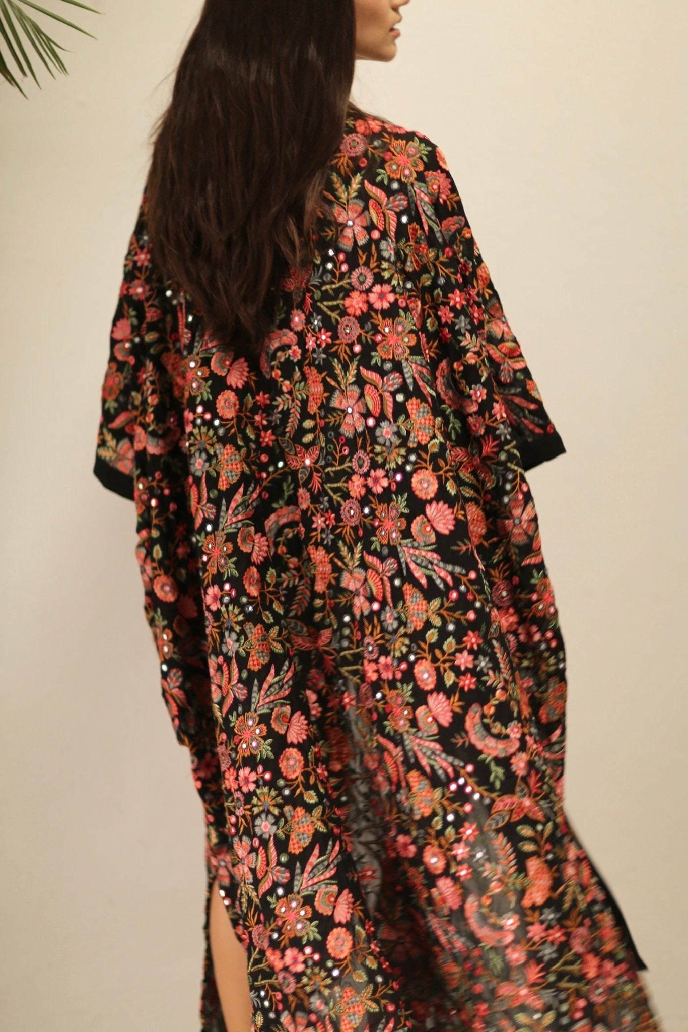 GAIA SILK FLOWER EBMROIDERD KIMONO - BANGKOK TAILOR CLOTHING STORE - HANDMADE CLOTHING
