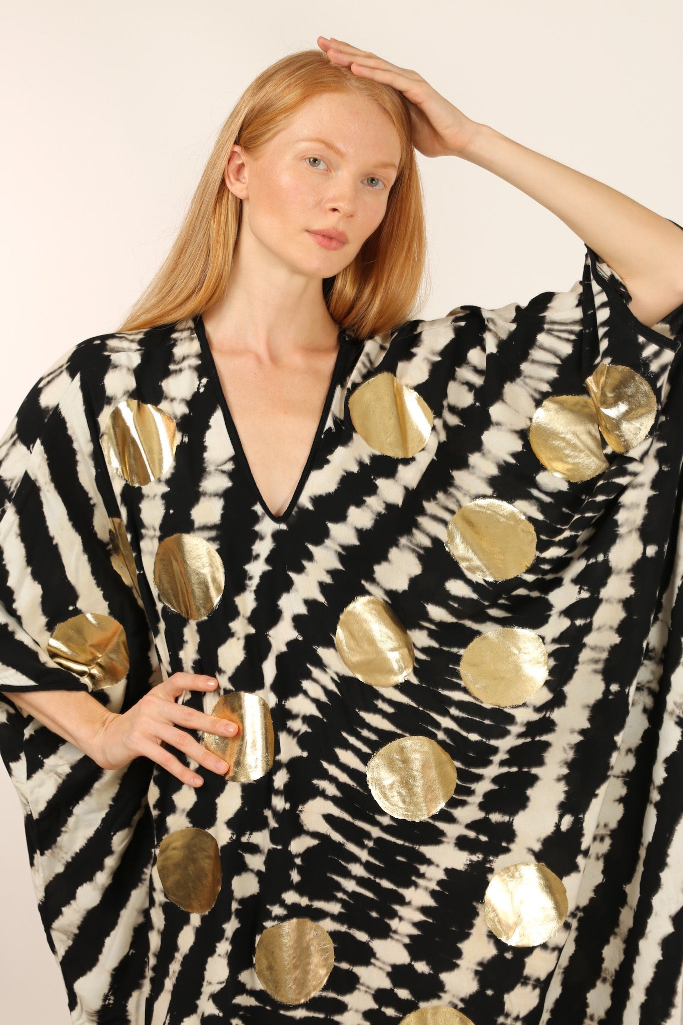 HAND BATIK GOLD DOT KAFTAN LIENA - BANGKOK TAILOR CLOTHING STORE - HANDMADE CLOTHING