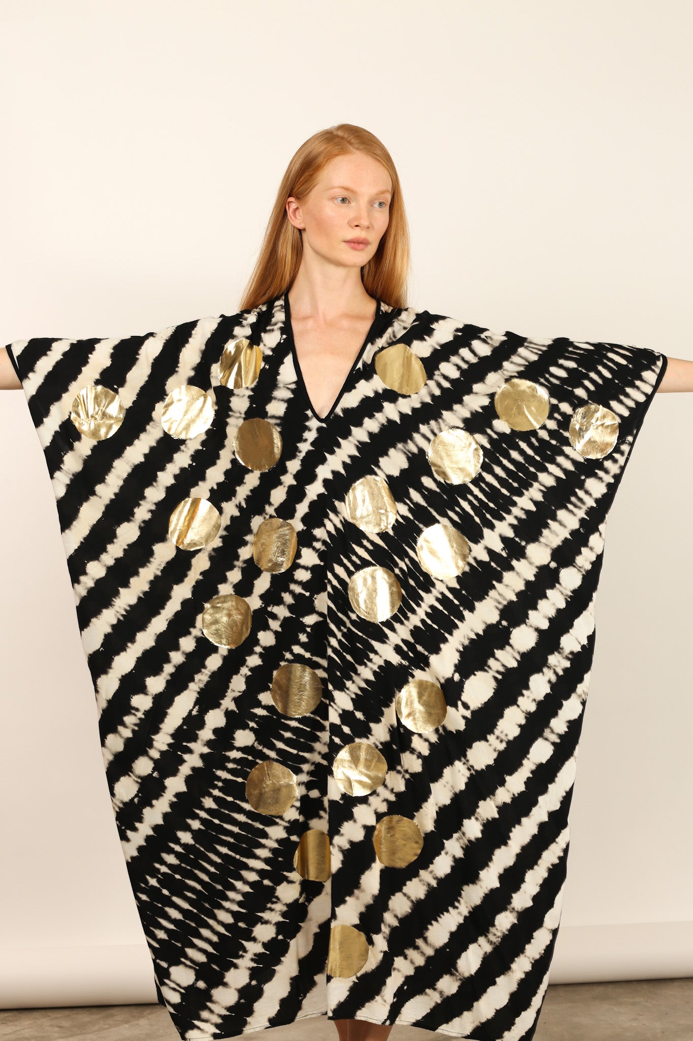 HAND BATIK GOLD DOT KAFTAN LIENA - BANGKOK TAILOR CLOTHING STORE - HANDMADE CLOTHING