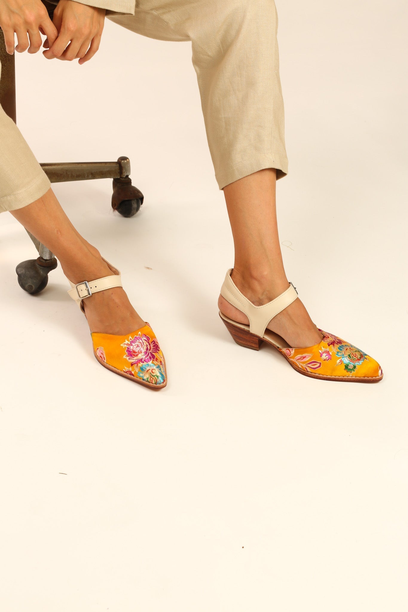 HEELED WESTERN MULES SANDALS SINDA - BANGKOK TAILOR CLOTHING STORE - HANDMADE CLOTHING