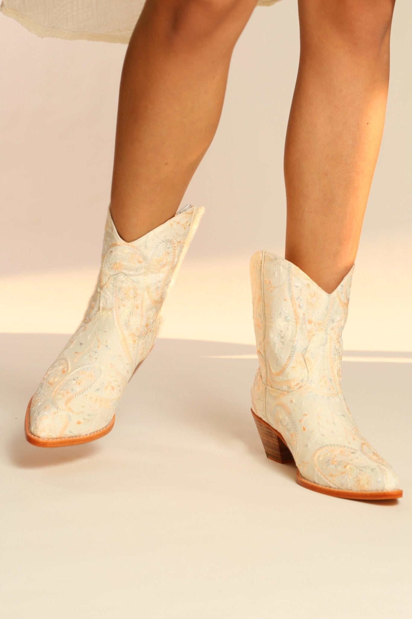 IVORY EMBROIDERED SILK SHORT WESTERN BOOTS FELO - BANGKOK TAILOR CLOTHING STORE - HANDMADE CLOTHING