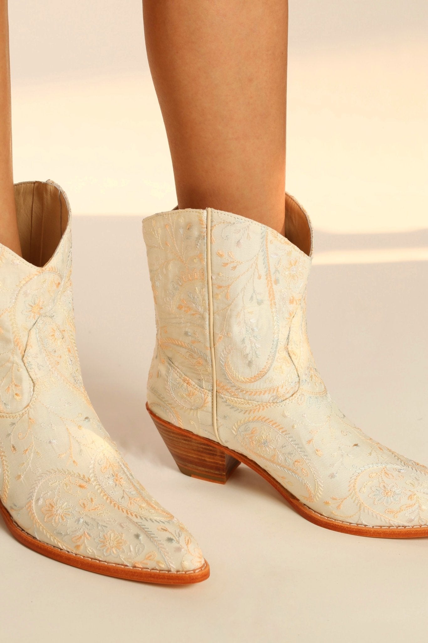 IVORY EMBROIDERED SILK SHORT WESTERN BOOTS FELO - BANGKOK TAILOR CLOTHING STORE - HANDMADE CLOTHING