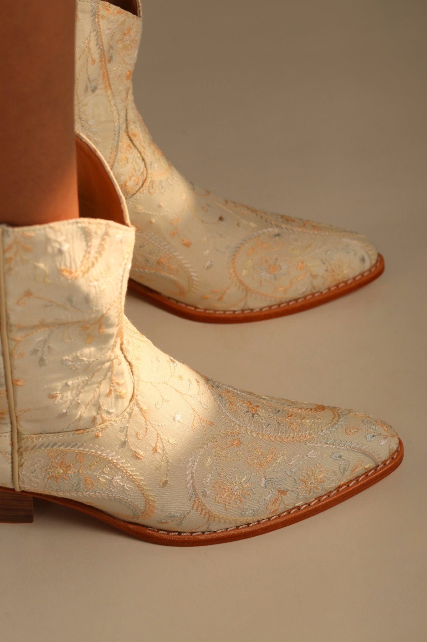 IVORY EMBROIDERED SILK SHORT WESTERN BOOTS FELO - BANGKOK TAILOR CLOTHING STORE - HANDMADE CLOTHING