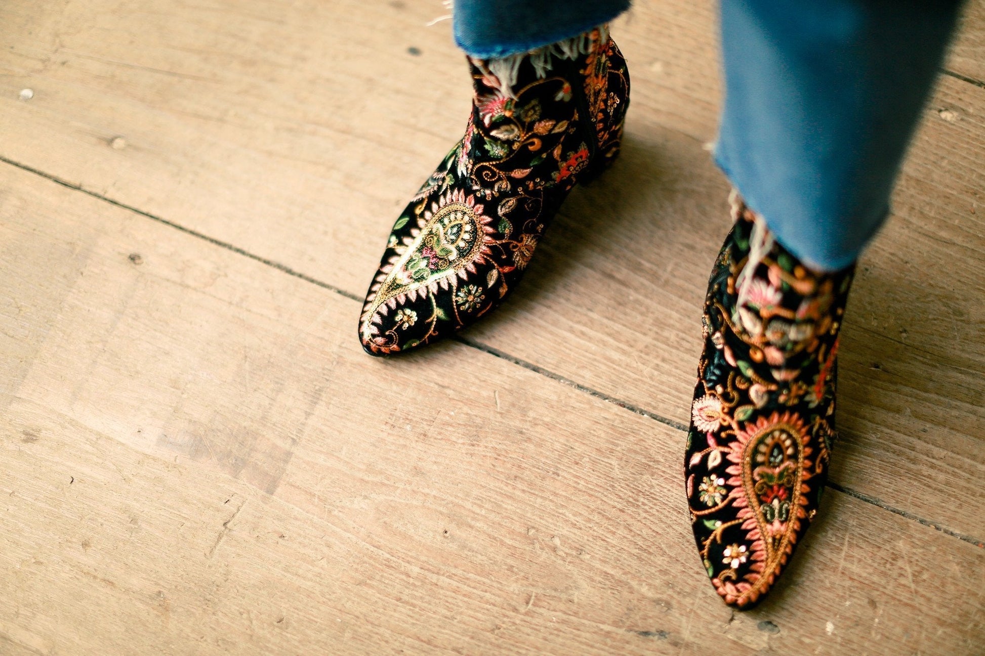 PAISLEY PATTERN VELVET BOOTS - BANGKOK TAILOR CLOTHING STORE - HANDMADE CLOTHING