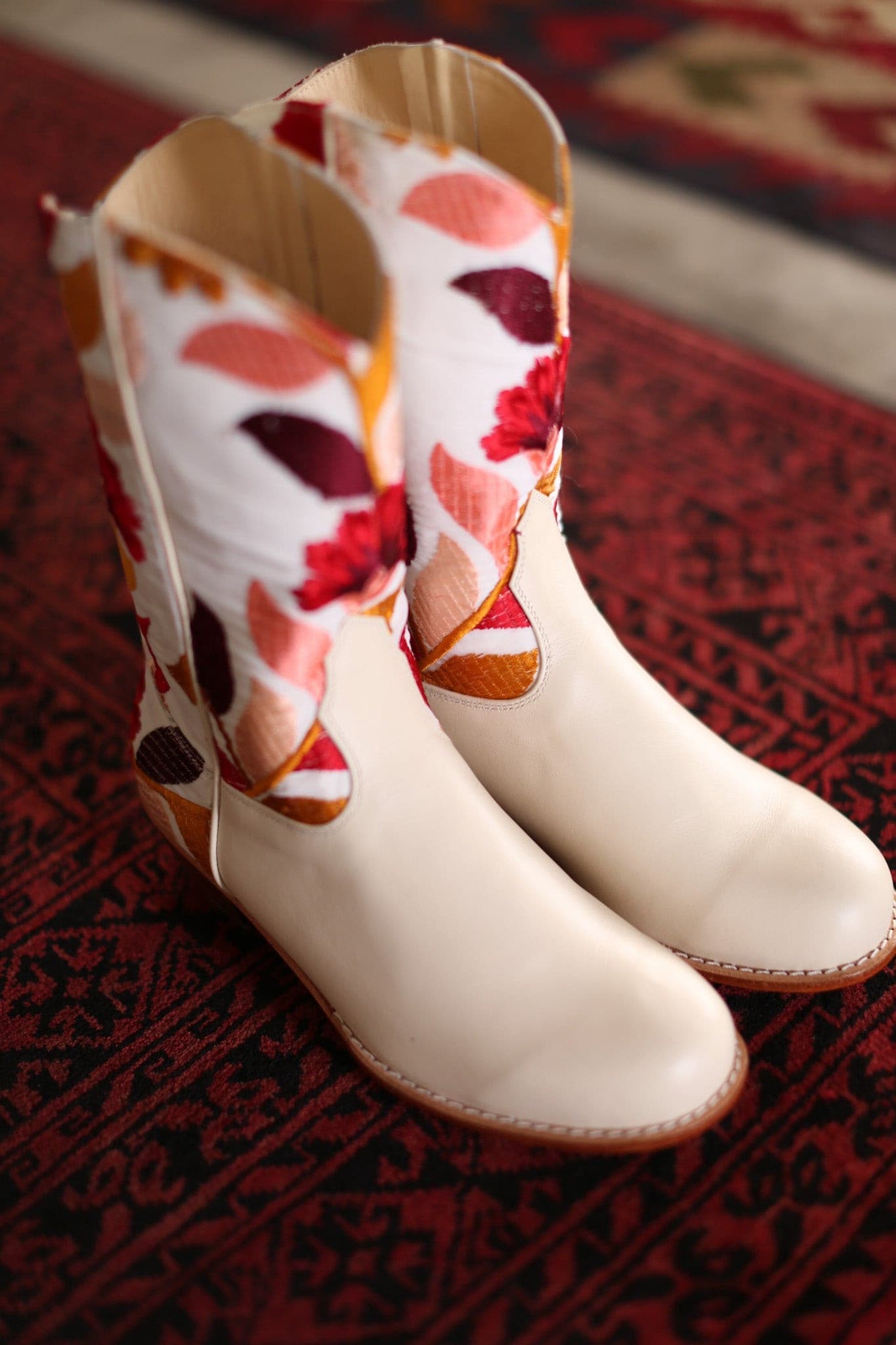 ROUND TOE BOOTS MAE - BANGKOK TAILOR CLOTHING STORE - HANDMADE CLOTHING