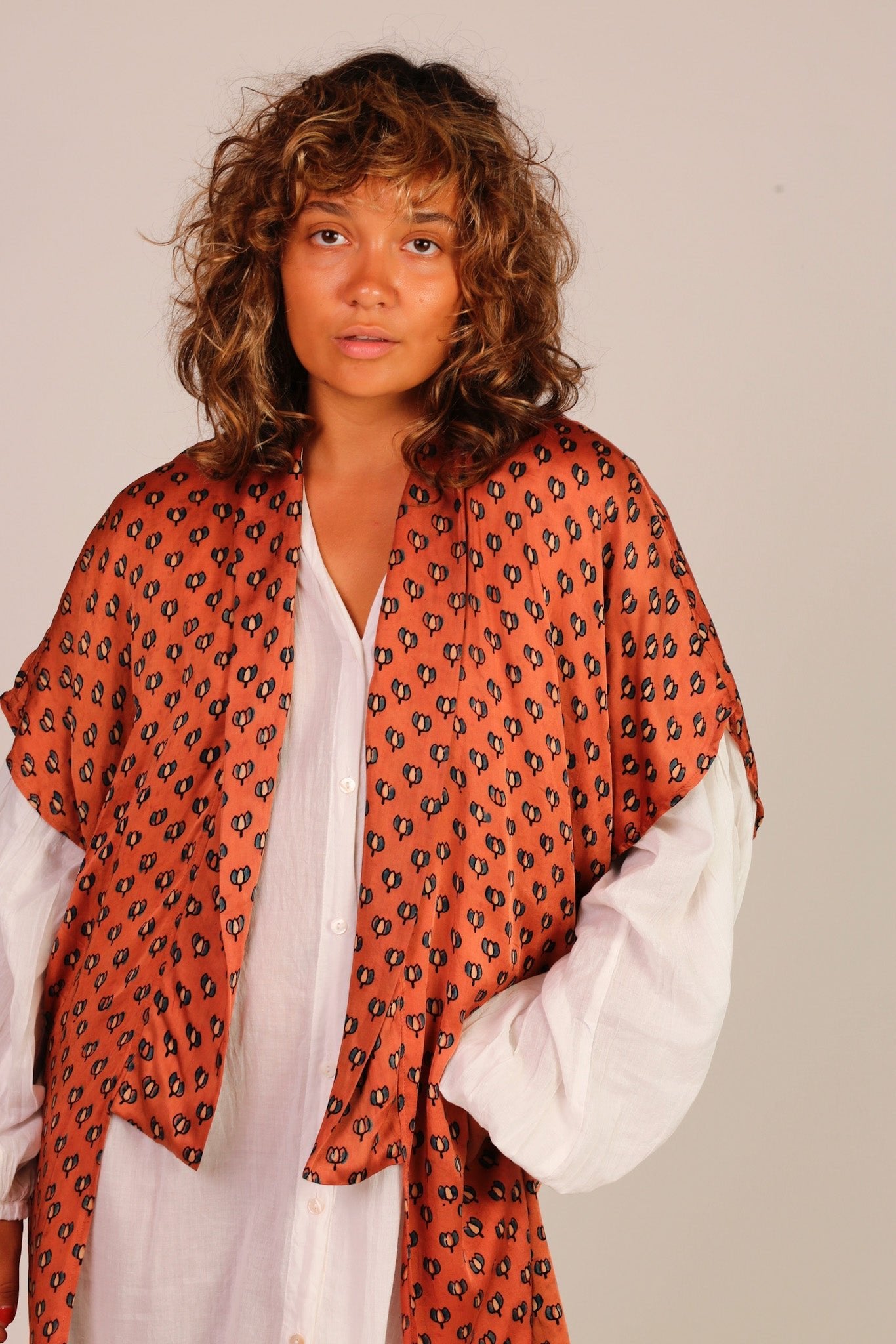 SILK KIMONO ANNIKA - BANGKOK TAILOR CLOTHING STORE - HANDMADE CLOTHING
