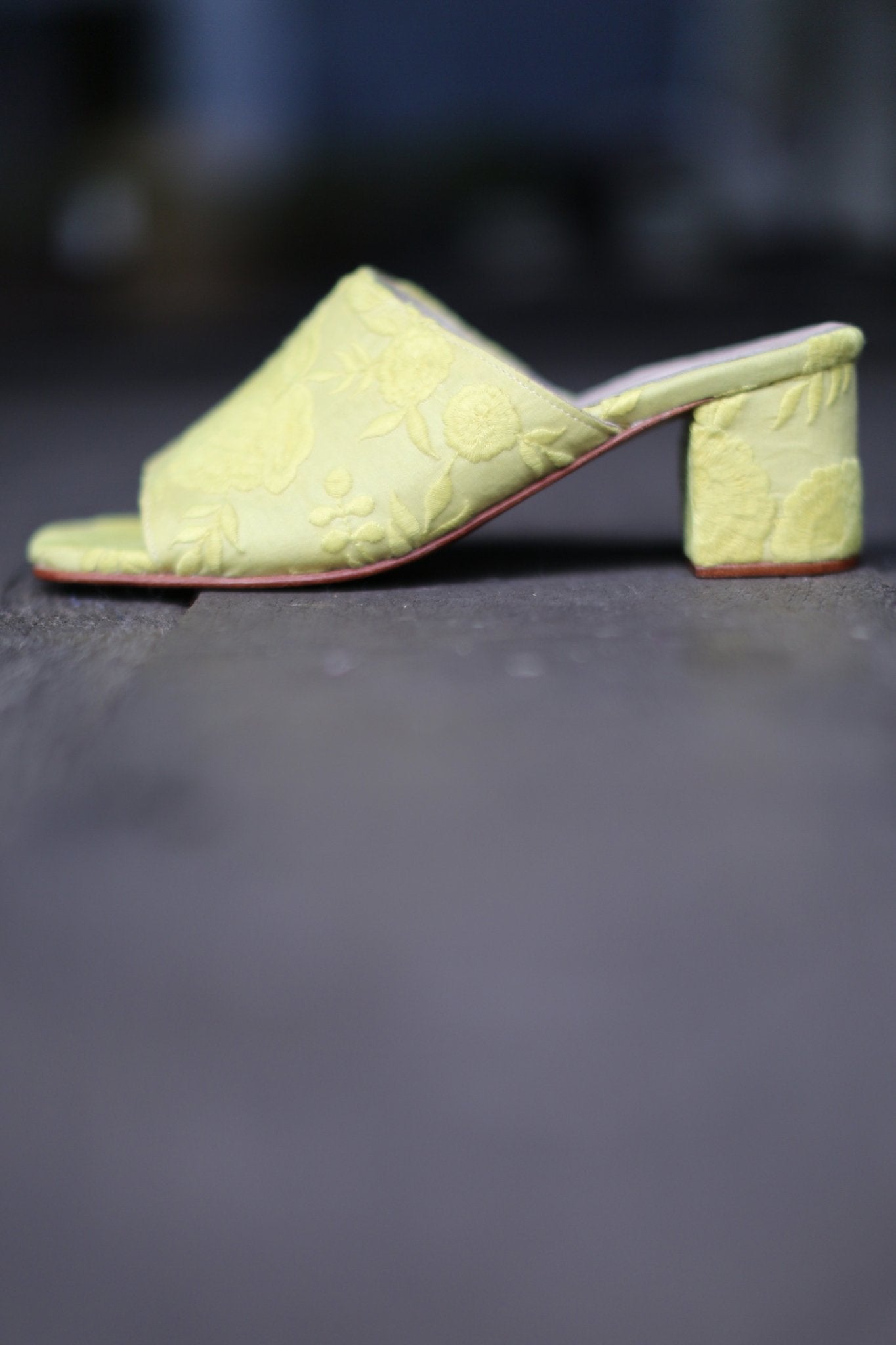 SUMMER MULES DOAN IN YELLOW EMBROIDERY - BANGKOK TAILOR CLOTHING STORE - HANDMADE CLOTHING
