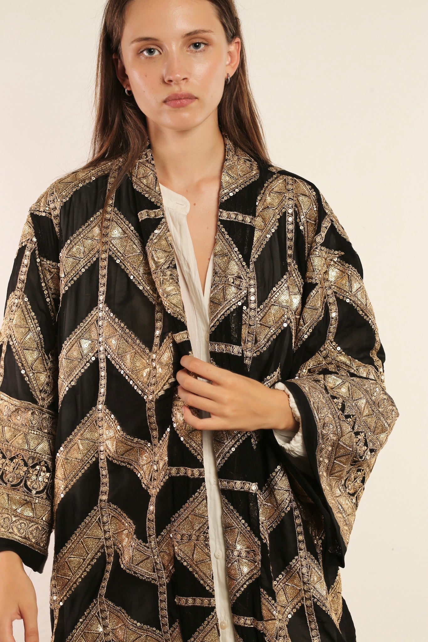 THALIA GOLD AND BLACK SILK KIMONO - BANGKOK TAILOR CLOTHING STORE - HANDMADE CLOTHING