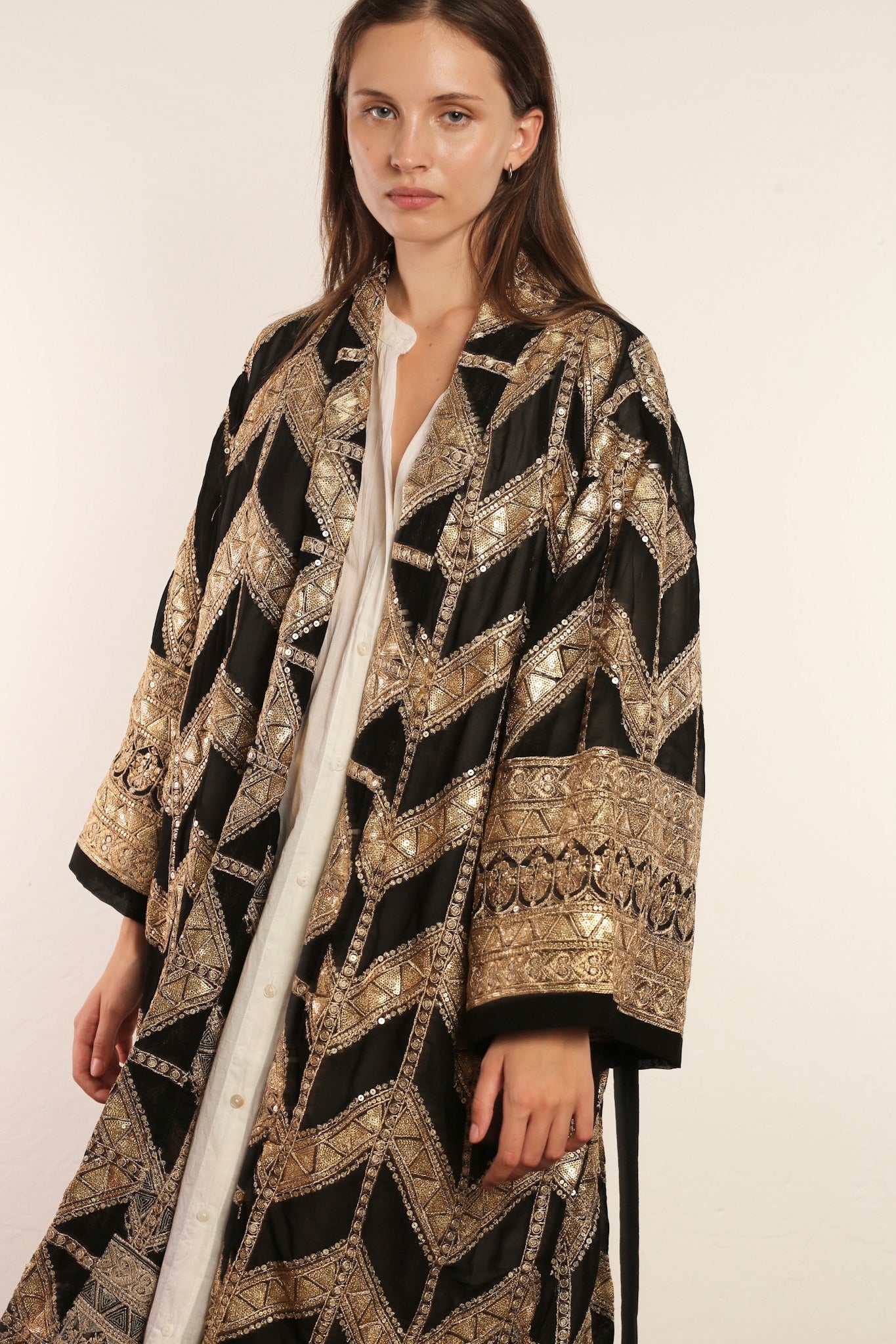 THALIA GOLD AND BLACK SILK KIMONO - BANGKOK TAILOR CLOTHING STORE - HANDMADE CLOTHING