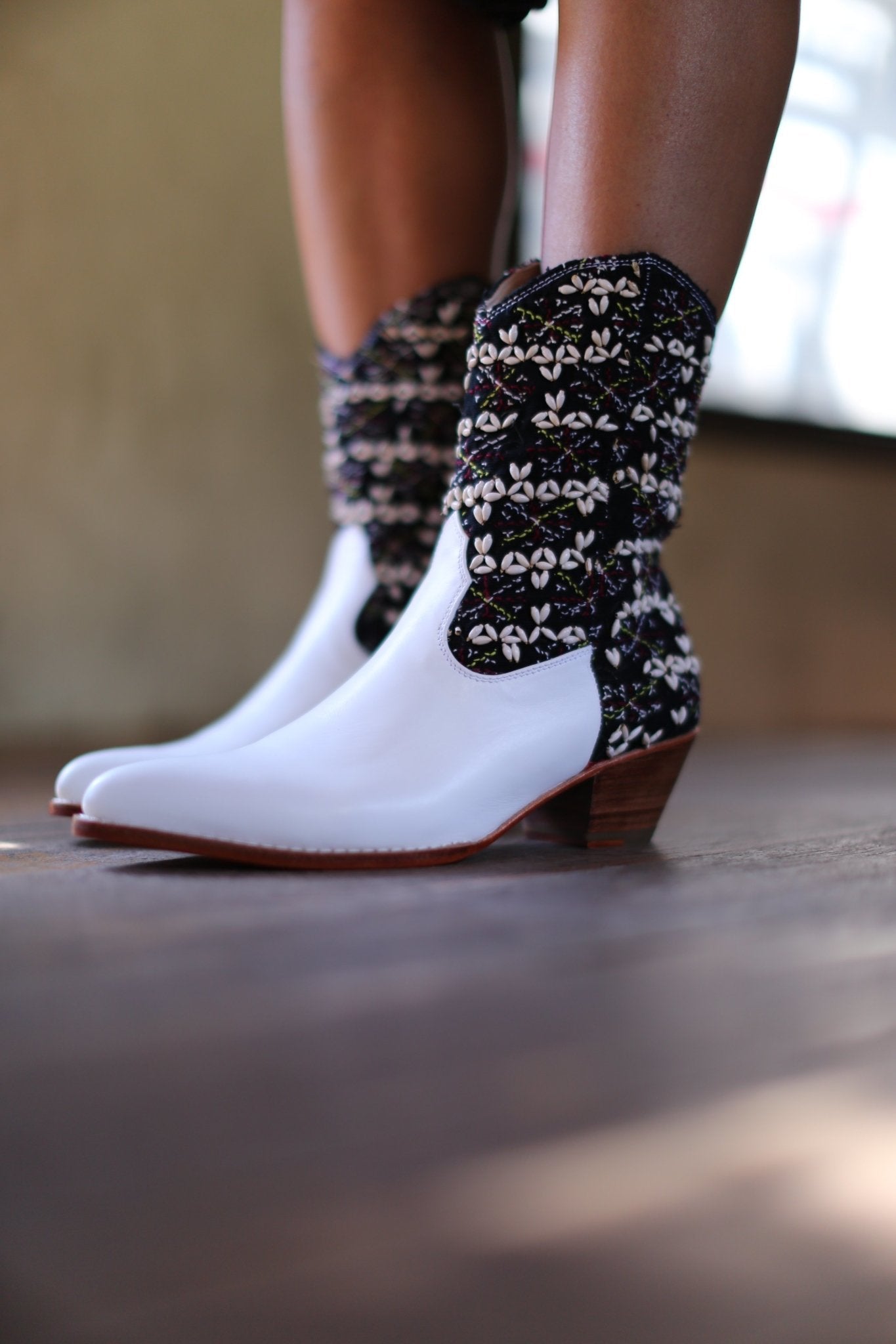 TRIBAL EMBROIDERED POINTED ANKLE BOOTS NALIA - BANGKOK TAILOR CLOTHING STORE - HANDMADE CLOTHING