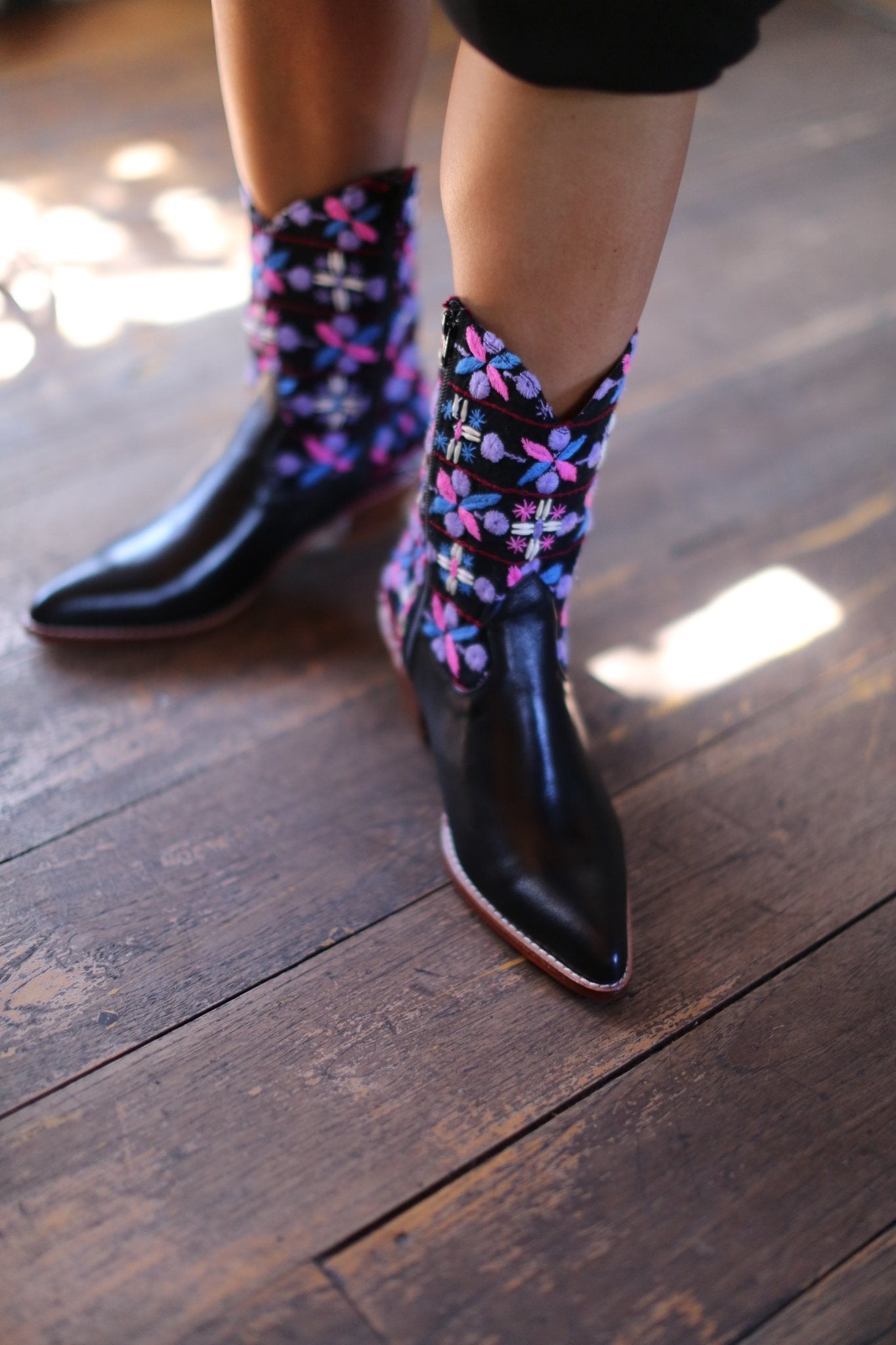 TRIBAL EMBROIDERED POINTED ANKLE BOOTS NALIA - BANGKOK TAILOR CLOTHING STORE - HANDMADE CLOTHING