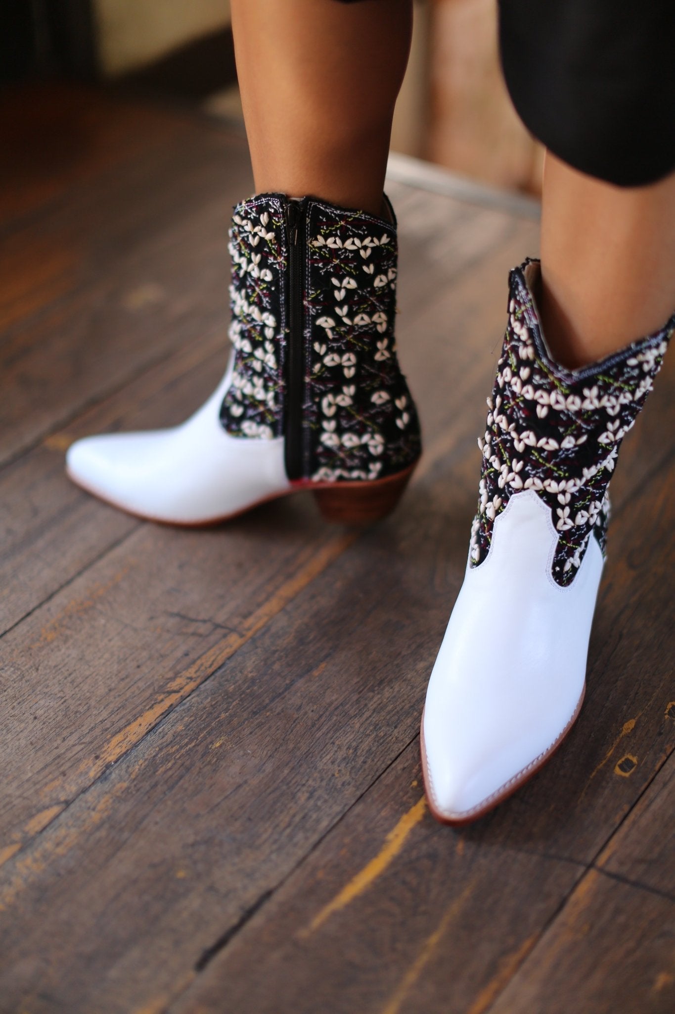 TRIBAL EMBROIDERED POINTED ANKLE BOOTS NALIA - BANGKOK TAILOR CLOTHING STORE - HANDMADE CLOTHING