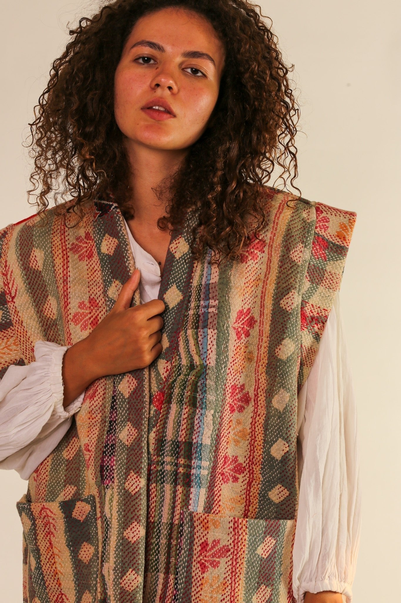 VEST WANISSA KANTHA VINTAGE QUILT - BANGKOK TAILOR CLOTHING STORE - HANDMADE CLOTHING