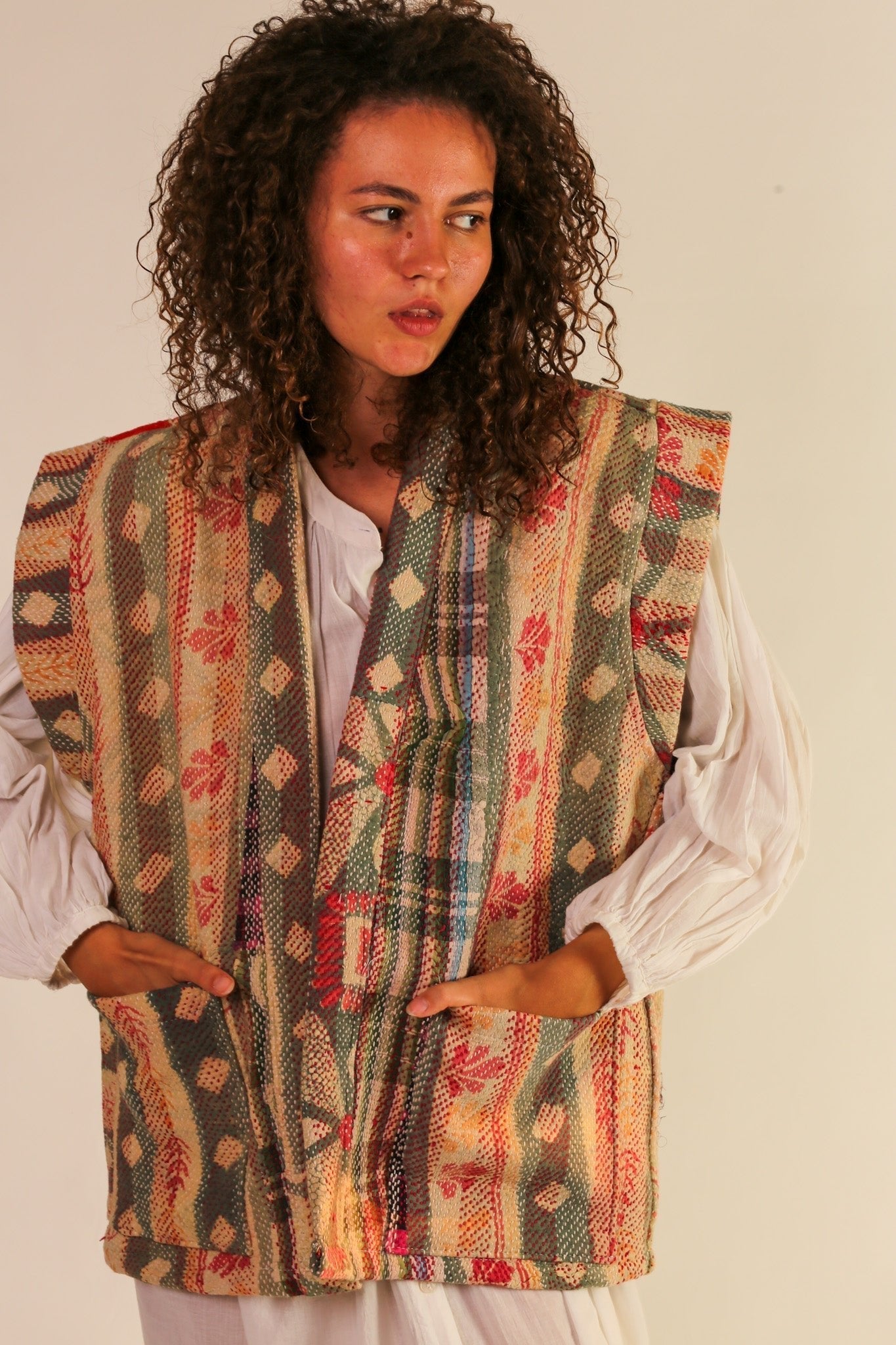 VEST WANISSA KANTHA VINTAGE QUILT - BANGKOK TAILOR CLOTHING STORE - HANDMADE CLOTHING