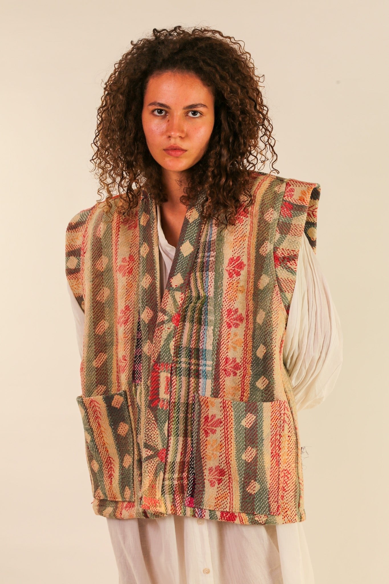 VEST WANISSA KANTHA VINTAGE QUILT - BANGKOK TAILOR CLOTHING STORE - HANDMADE CLOTHING