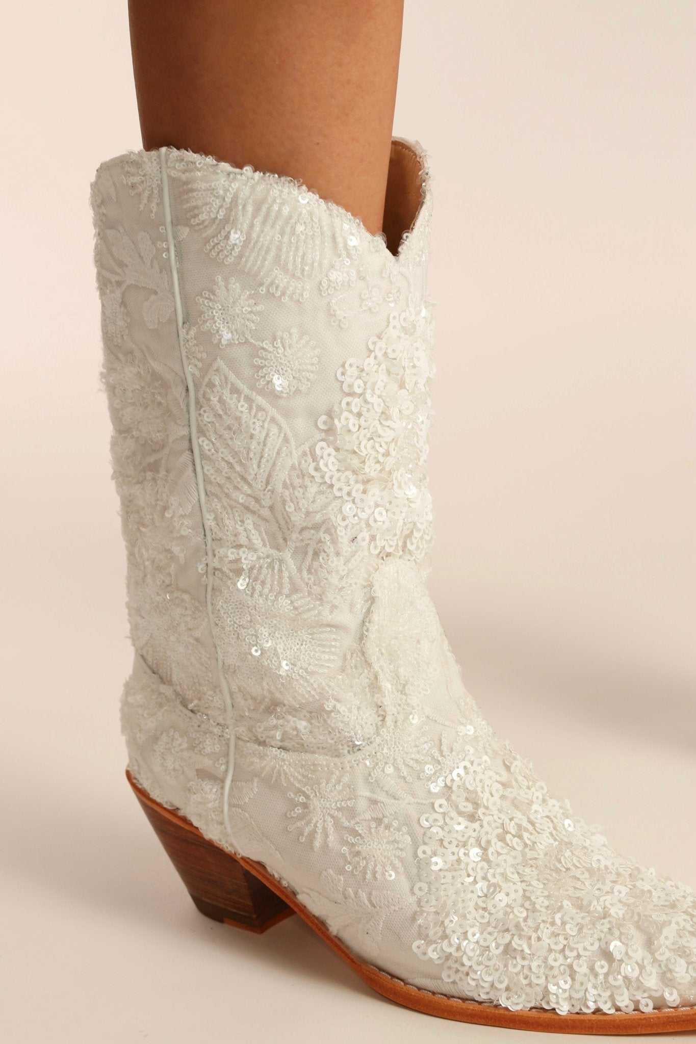WHITE EMBROIDERED SEQUIN WEDDING BOOTS ODE - BANGKOK TAILOR CLOTHING STORE - HANDMADE CLOTHING