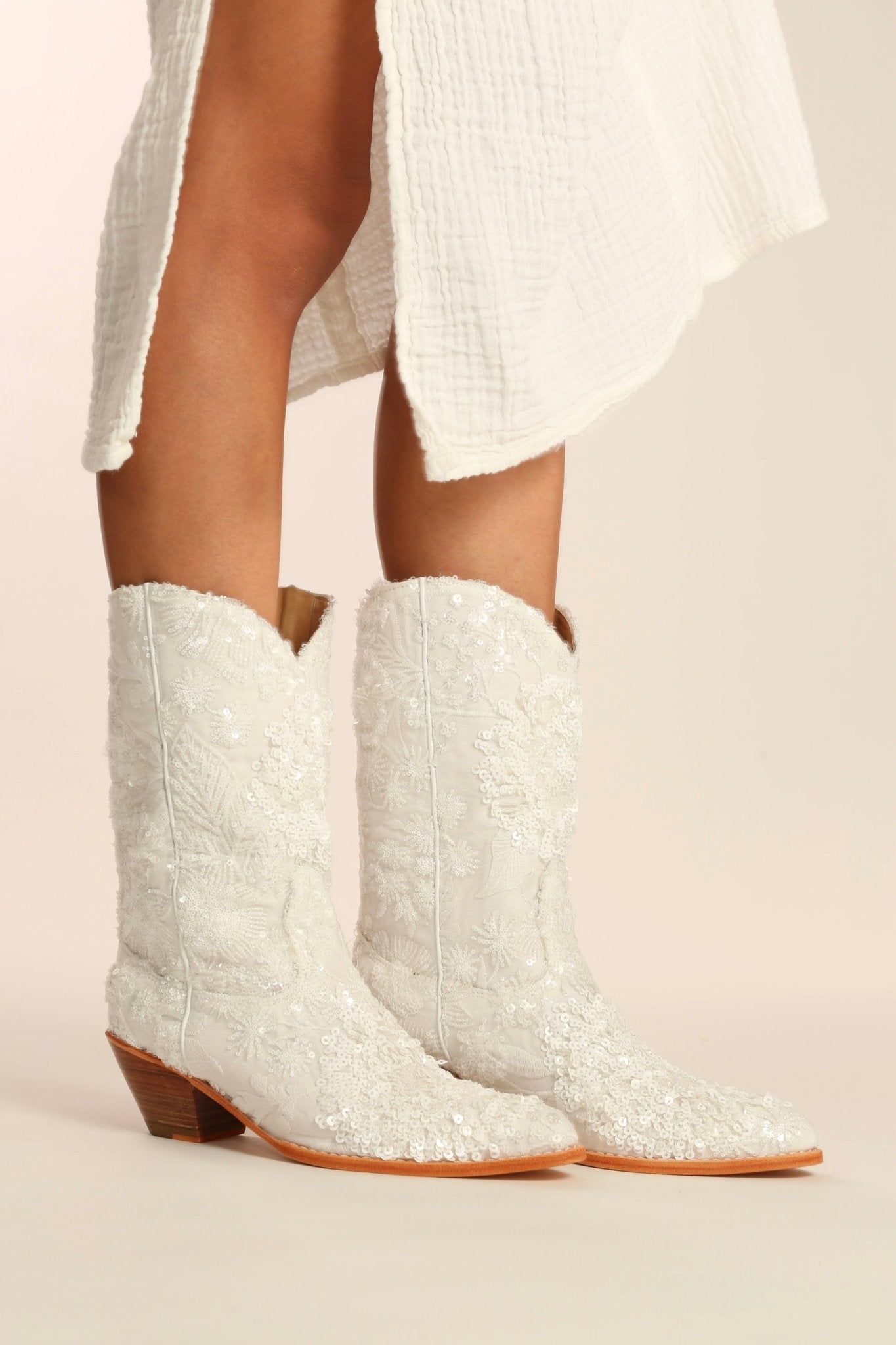 WHITE EMBROIDERED SEQUIN WEDDING BOOTS ODE - BANGKOK TAILOR CLOTHING STORE - HANDMADE CLOTHING