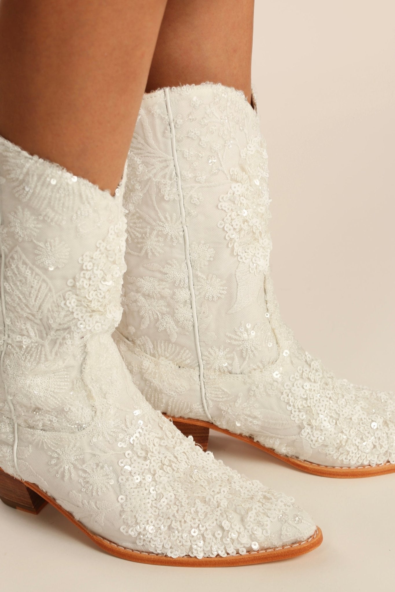 WHITE EMBROIDERED SEQUIN WEDDING BOOTS ODE - BANGKOK TAILOR CLOTHING STORE - HANDMADE CLOTHING