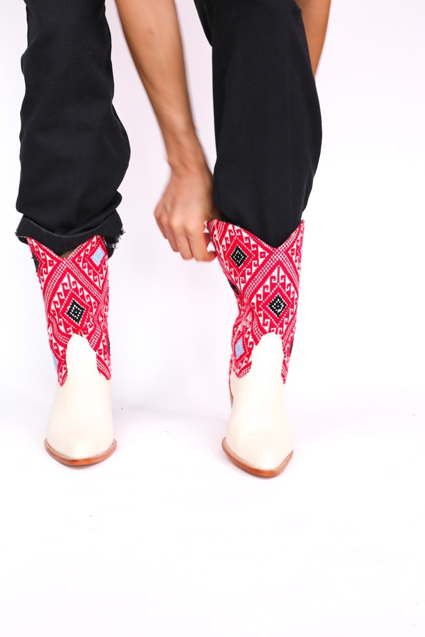 WOVEN WESTERN BOOTS TAMLINS - BANGKOK TAILOR CLOTHING STORE - HANDMADE CLOTHING