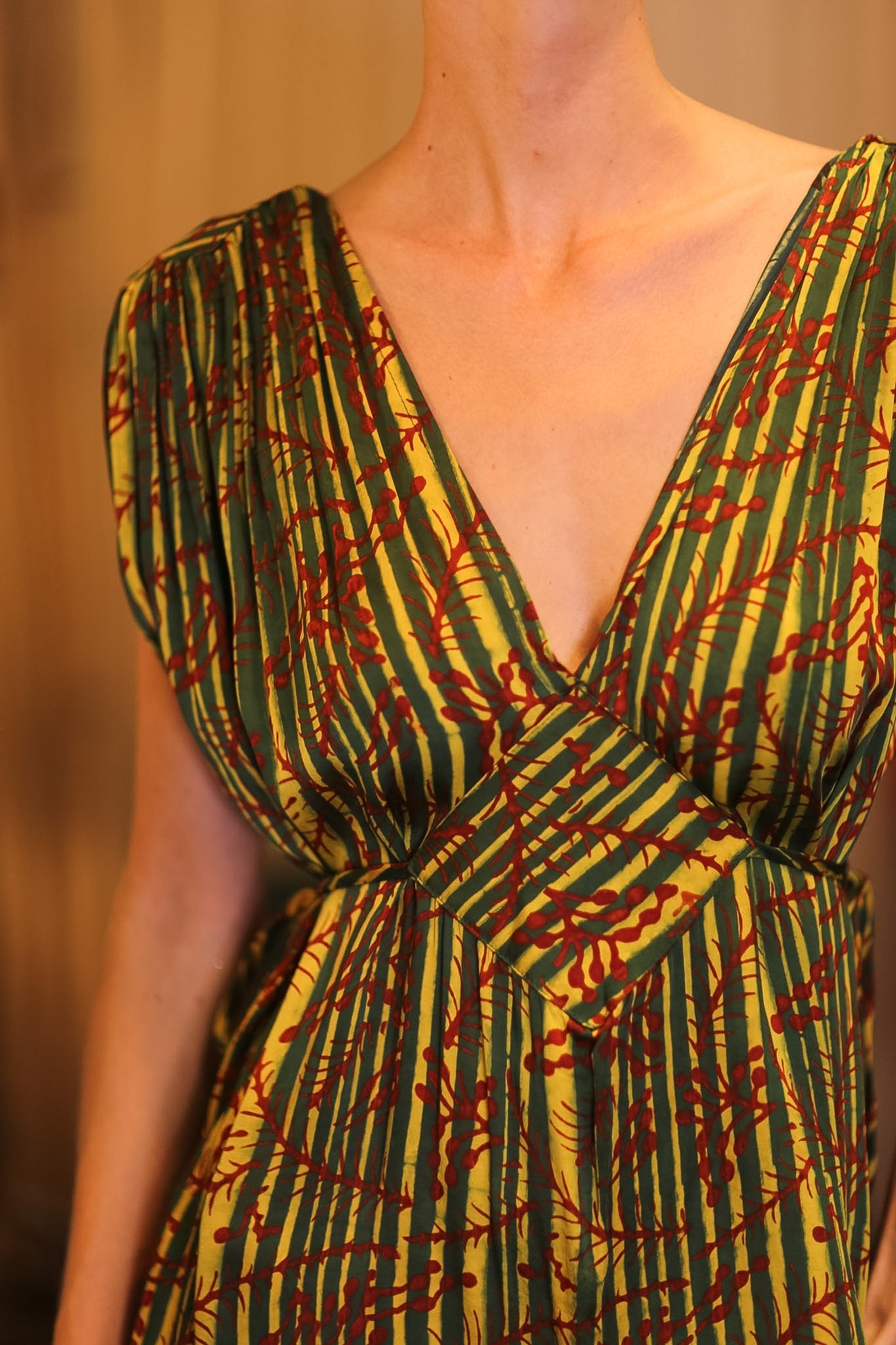 VICTORIA SILK DRESS BAMREST