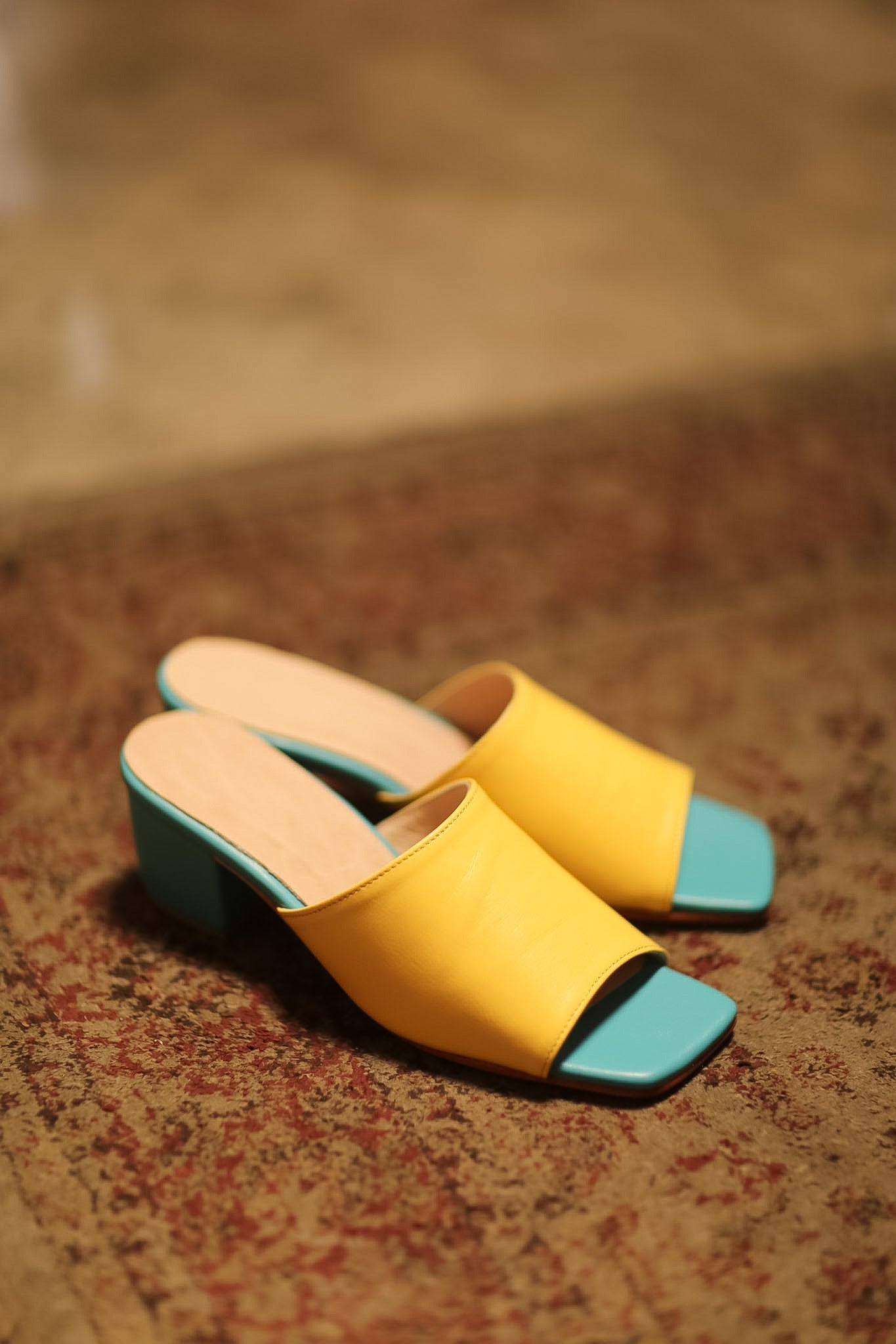 LEATHER HEELED MULES YELLOW TURQUOISE