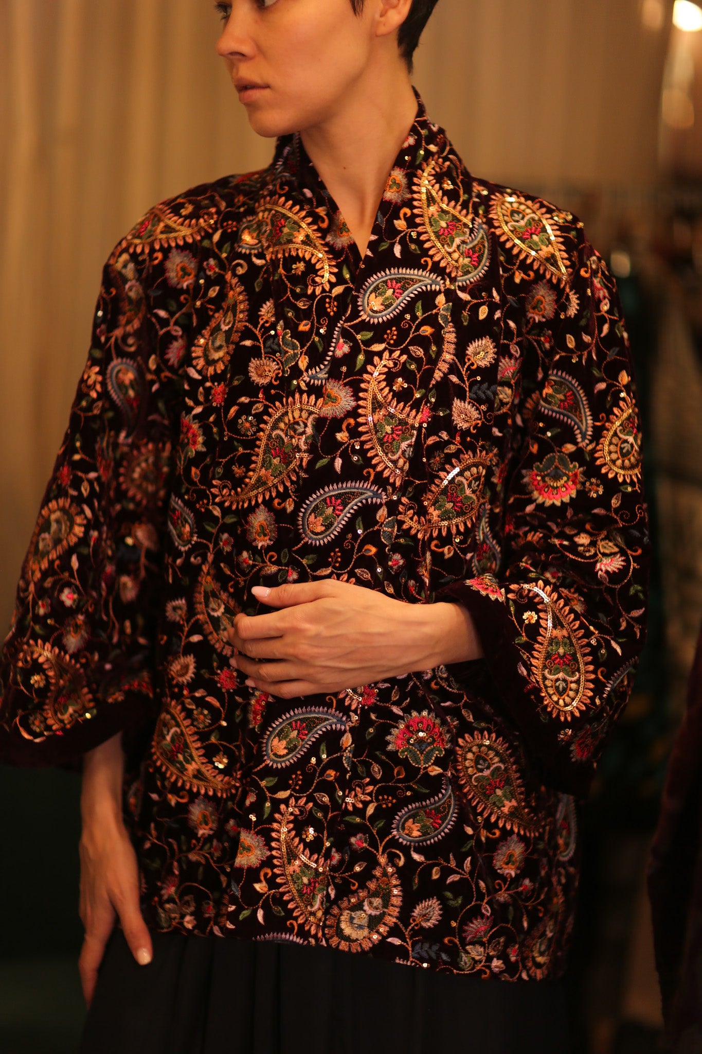 SHORT VELVET EMBROIDERED KIMONO MONA RED