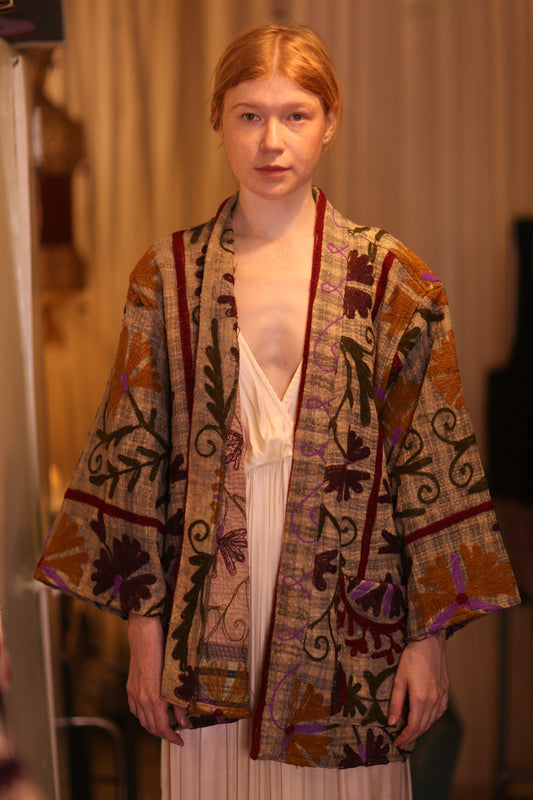 VINTAGE STYLE EMBROIDERED SHORT KIMONO MONTY HUĀ