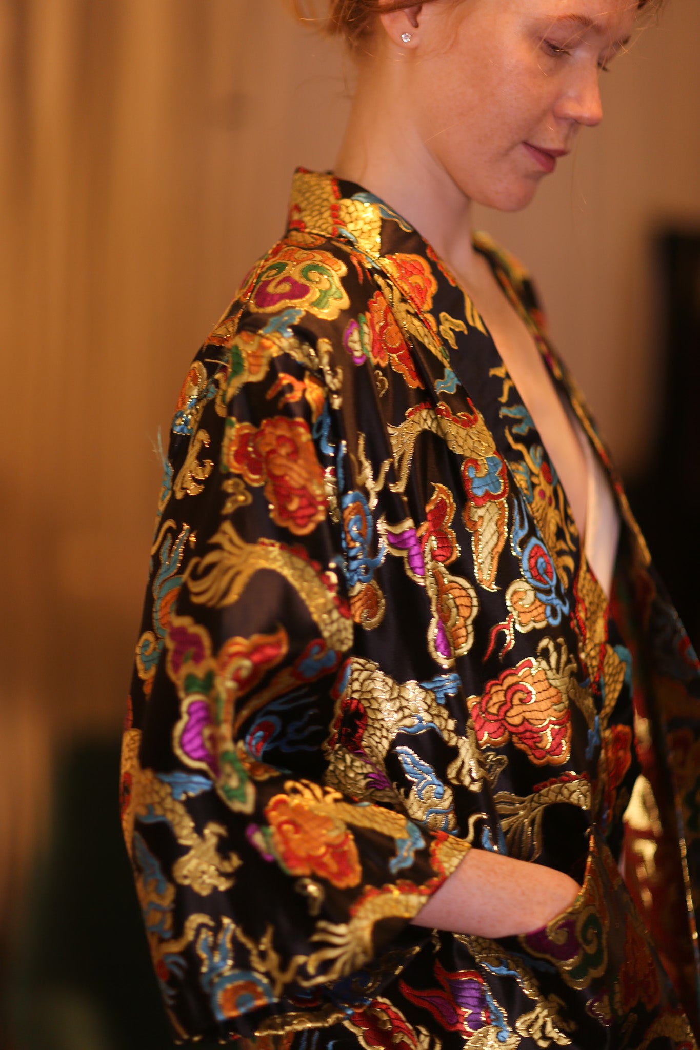 EMBROIDERED SILK SHORT KIMONO JĪNLÓNG