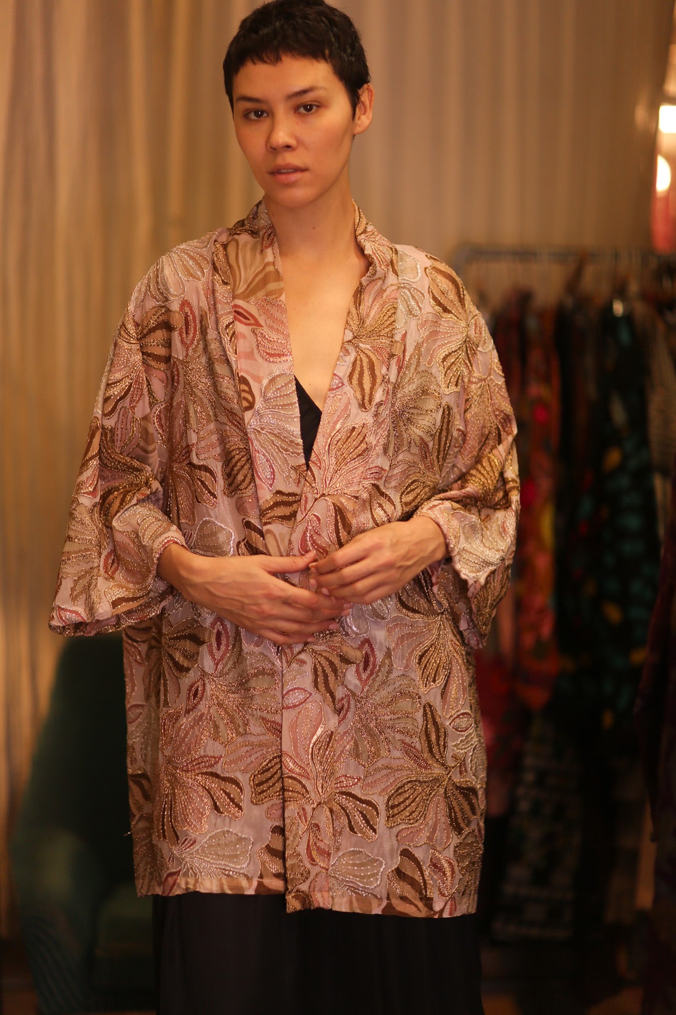 SHORT SILK EMBROIDERED KIMONO LINDA