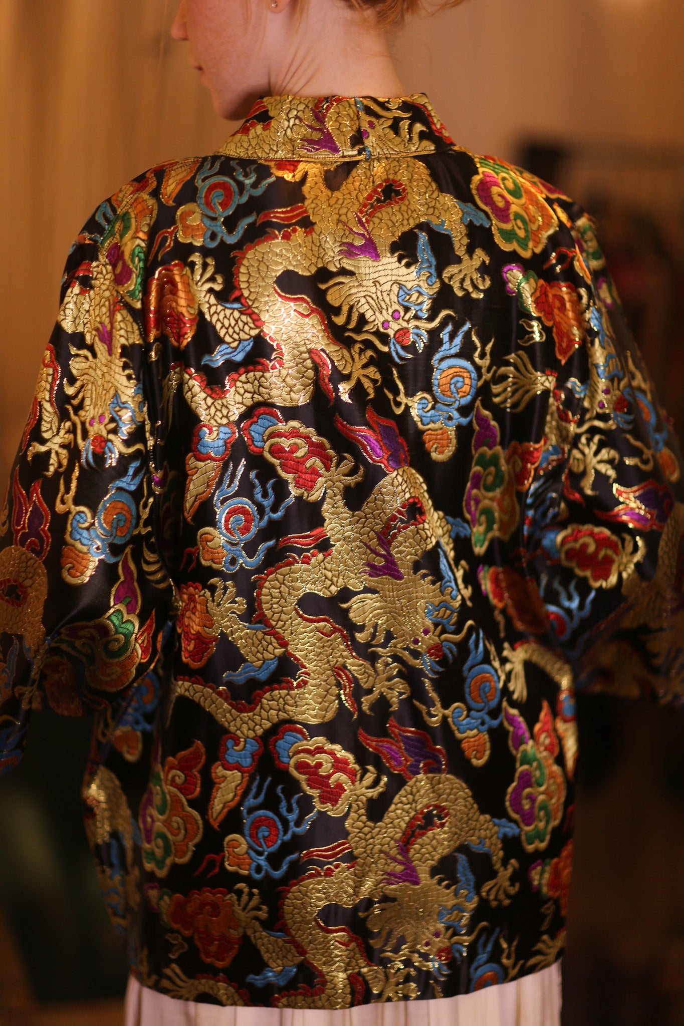 EMBROIDERED SILK SHORT KIMONO JĪNLÓNG