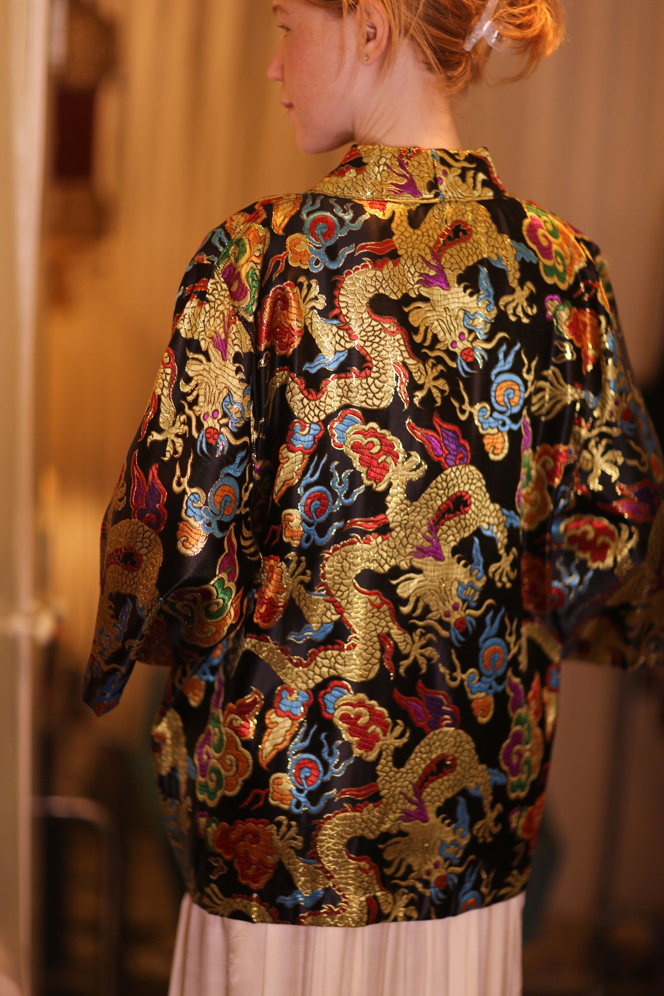 EMBROIDERED SILK SHORT KIMONO JĪNLÓNG